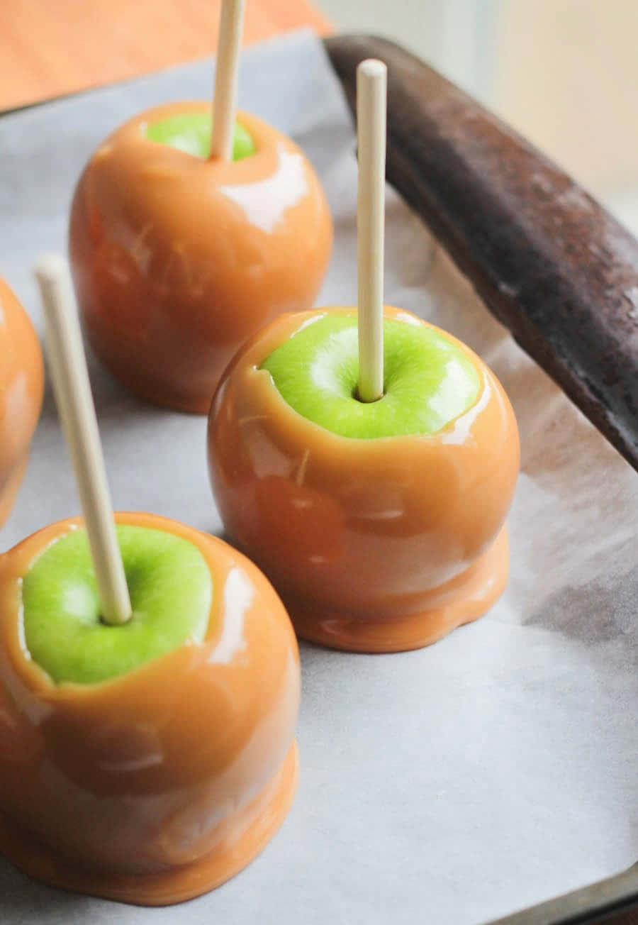 caramel apples, green apples, wooden table, HD Phone Wallpaper