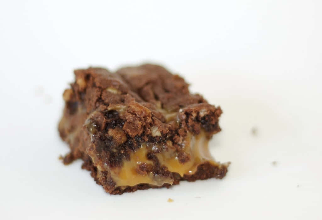 caramel brownie, chocolate brownie, gooey caramel filling, SD Desktop Wallpaper