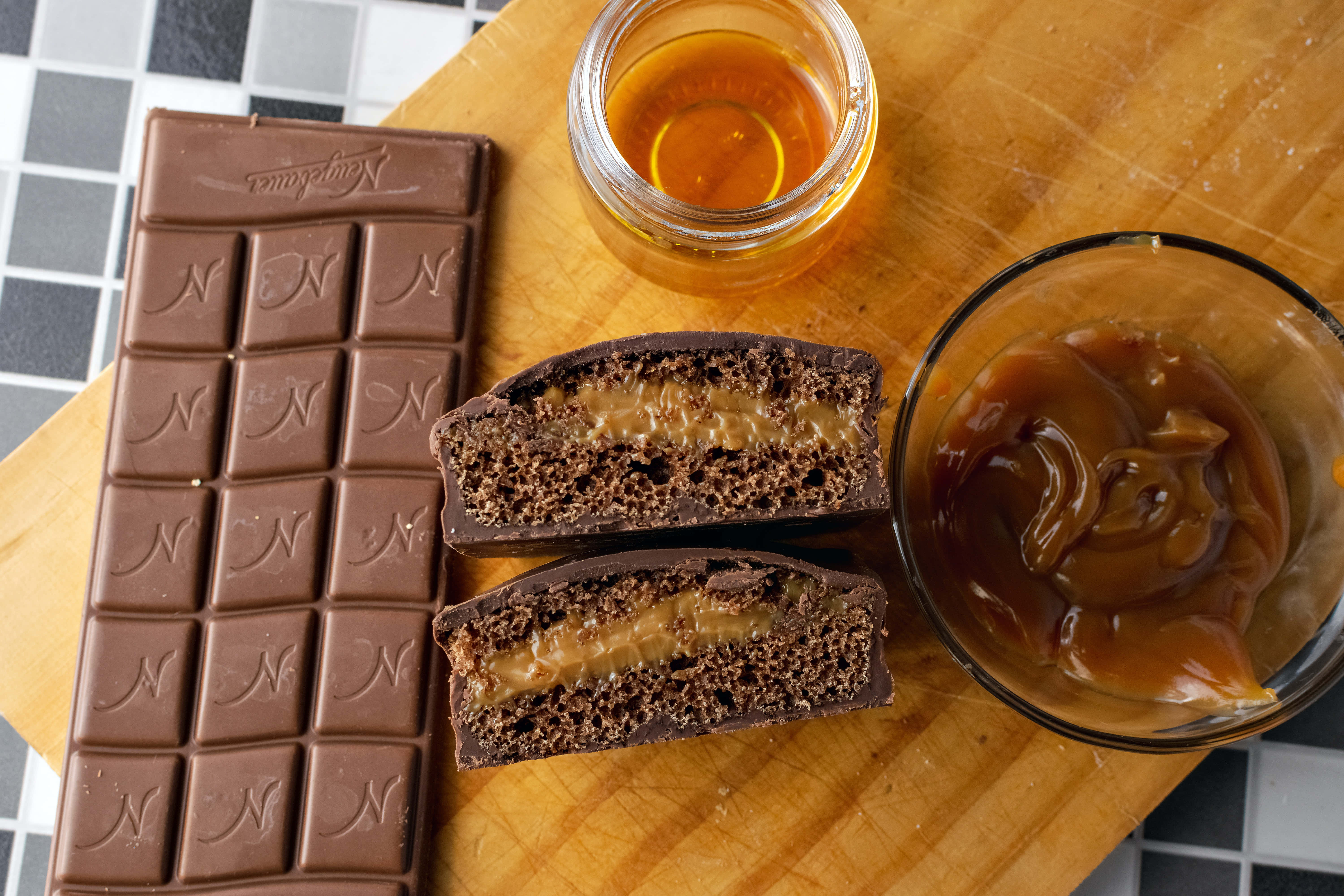 caramel 6000 x 4000, wooden board, honey, 5K Desktop Wallpaper