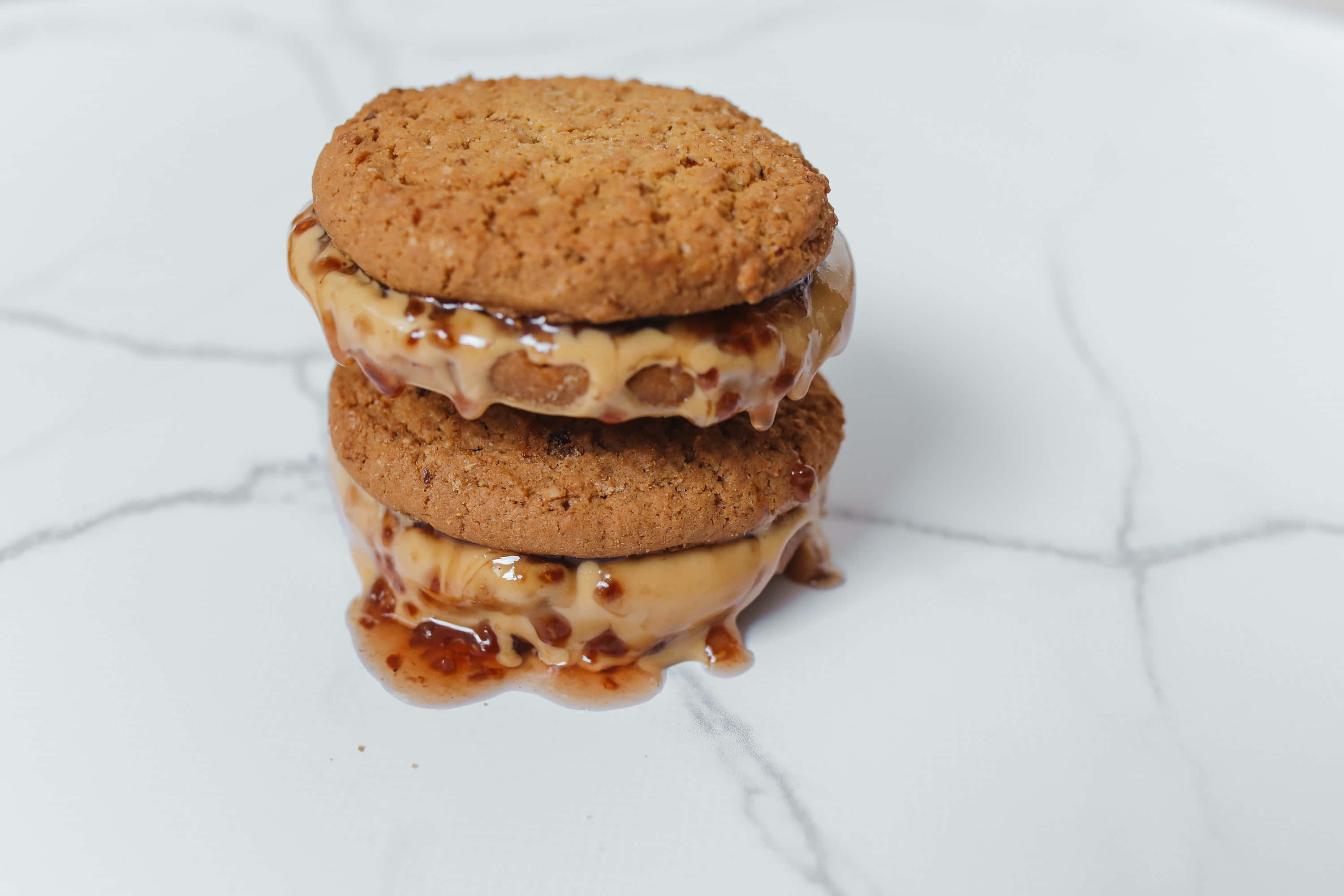 caramel 3000 x 2000, oatmeal cookies, caramel filling, 2K Desktop Wallpaper