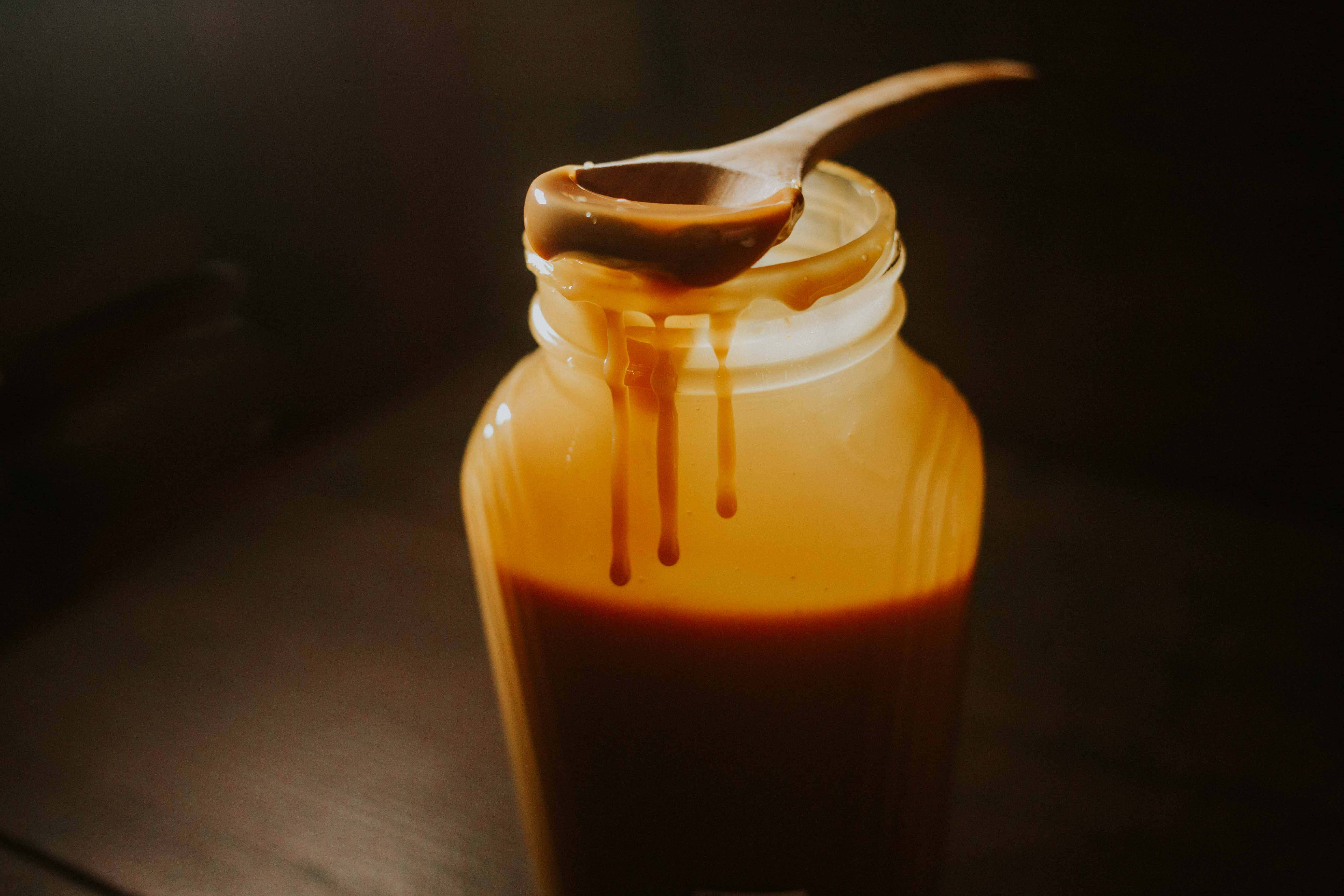 caramel sauce, wooden spoon, golden syrup, 5K Desktop Wallpaper