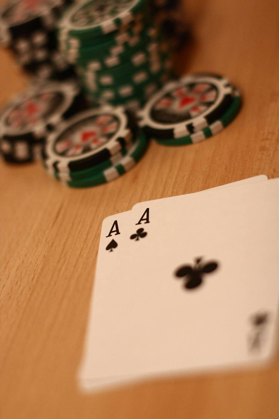 Nostalgic Blackjack Game, ace playing cards, wooden table, HD Phone Wallpaper