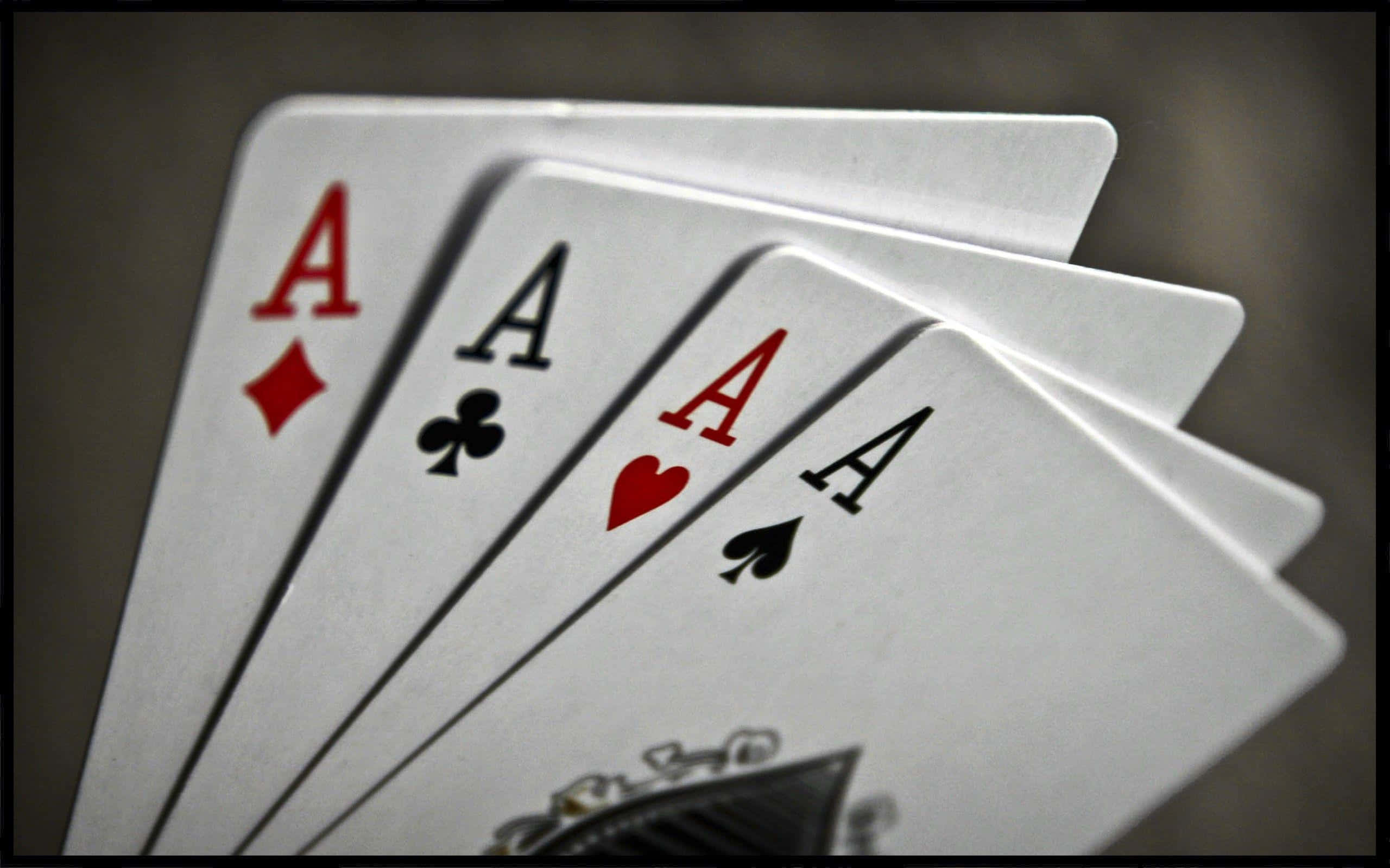royal flush, four aces, muted gray background, 2K Desktop Wallpaper
