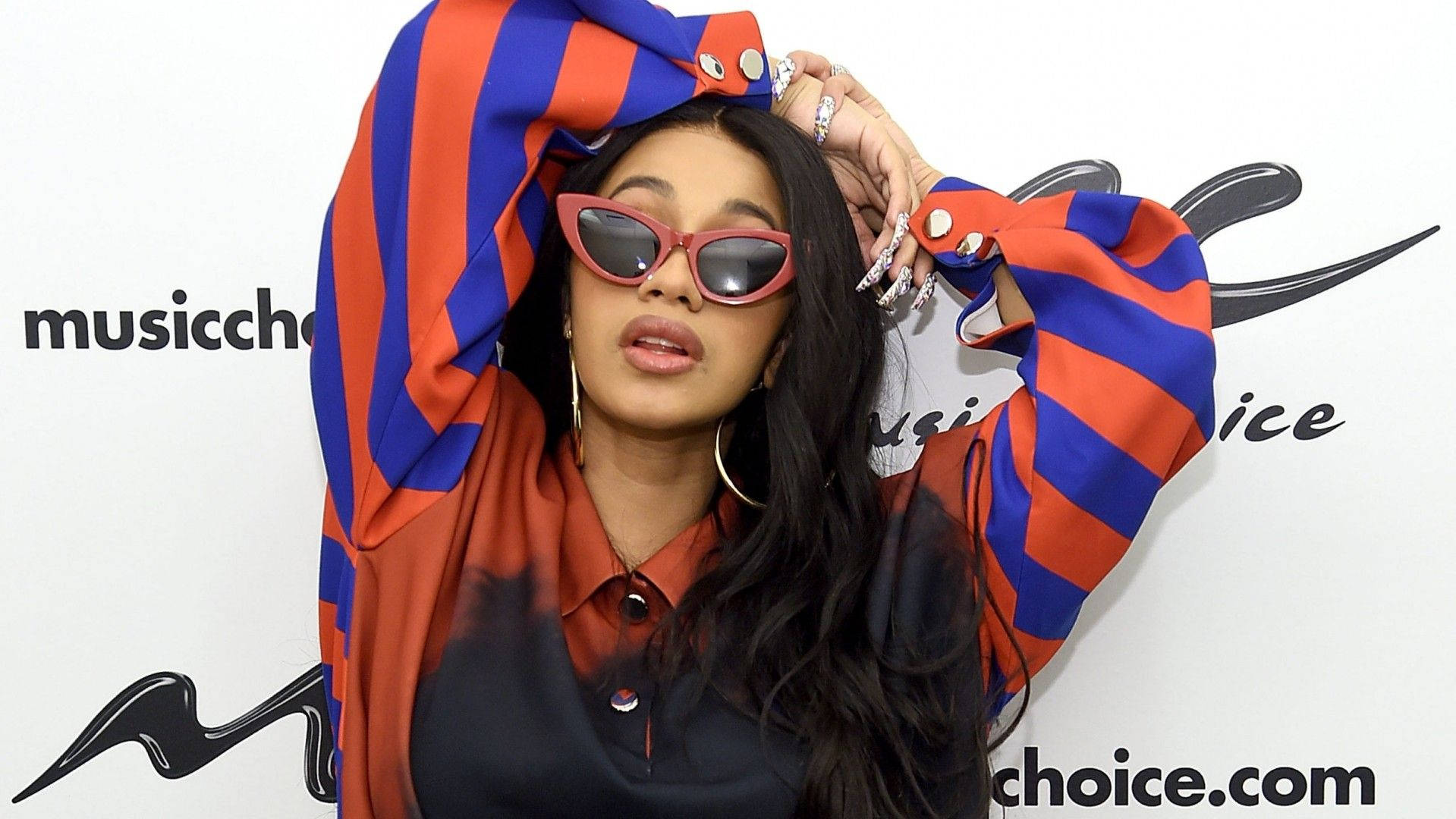 Cardi B, red and blue striped sleeves, pink cat-eye sunglasses, HD Desktop Wallpaper