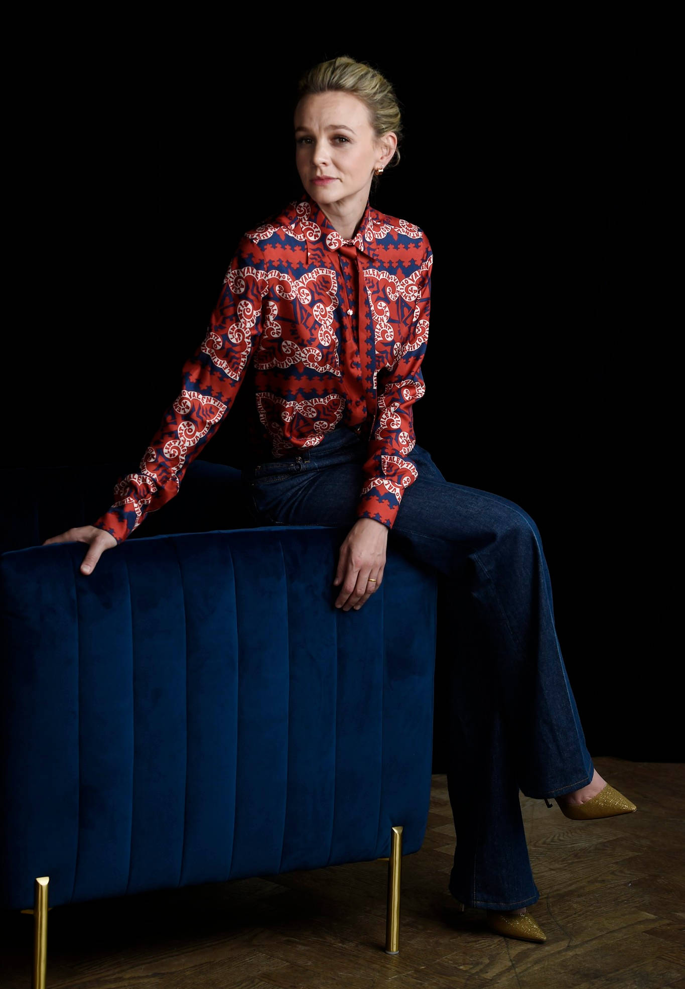 Carey Mulligan, red patterned blouse, blue jeans, Full HD Phone Wallpaper