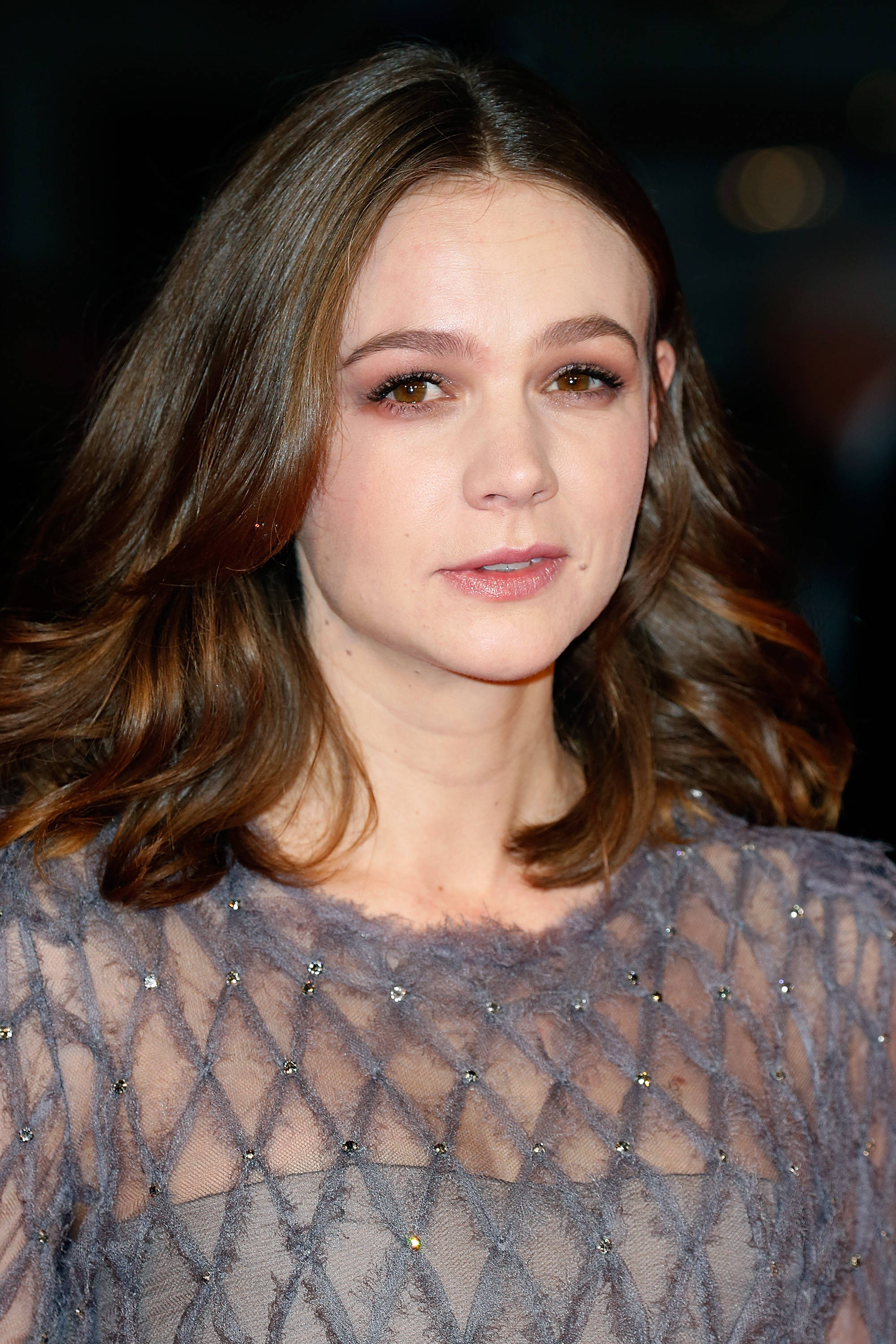 Carey Mulligan, shear dress, wavy brown hair, 2K Phone Wallpaper