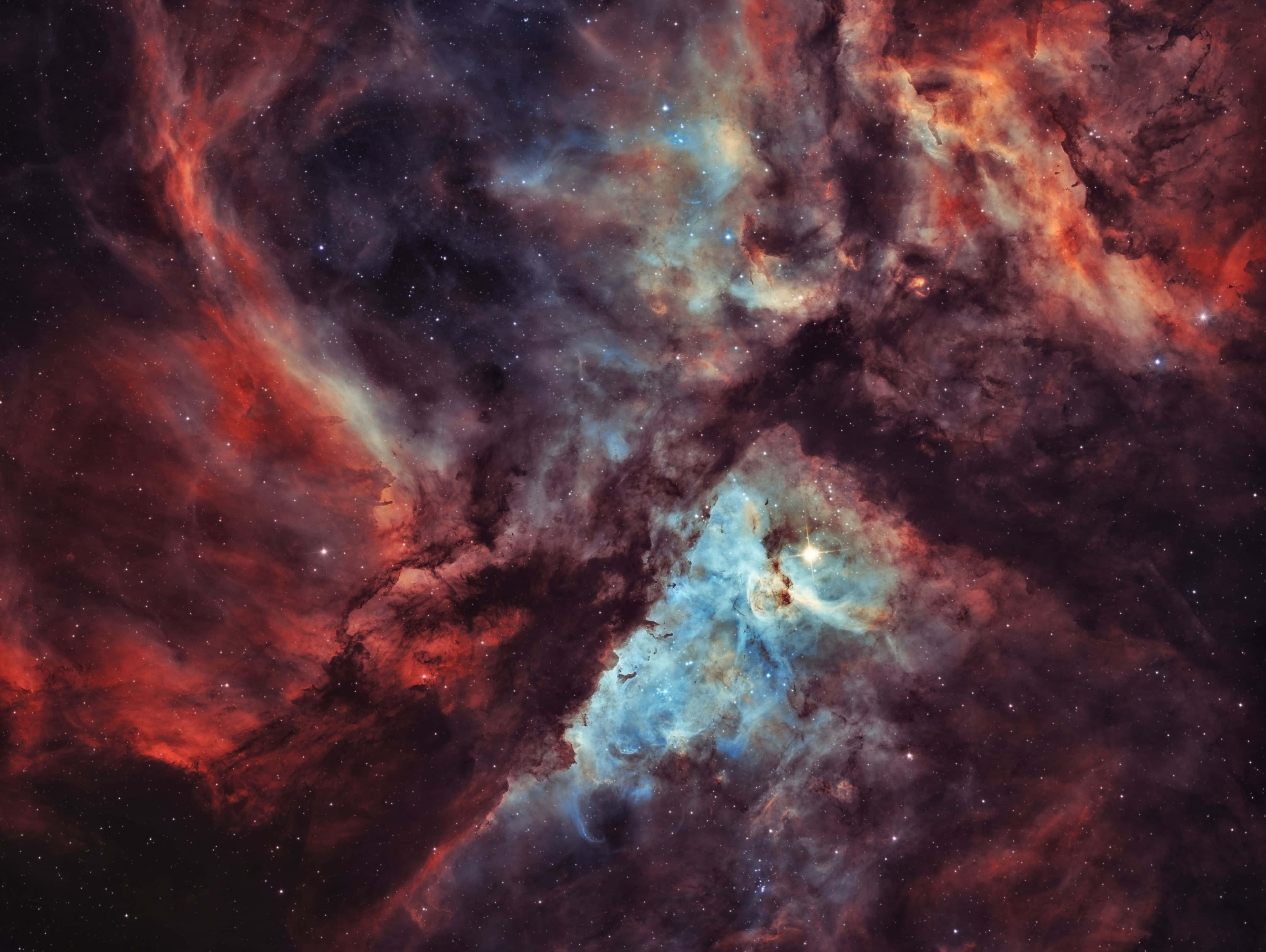 Carina Nebula, red and blue gas, glowing stars, 4K Desktop Wallpaper