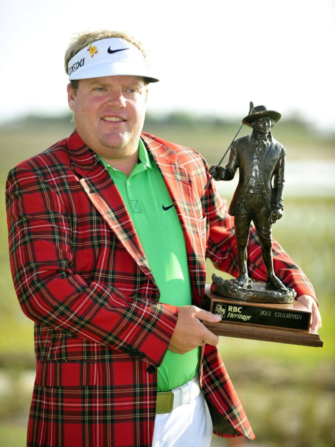 Carl Pettersson, 2012 RBC Heritage trophy, red plaid jacket, HD Phone Wallpaper