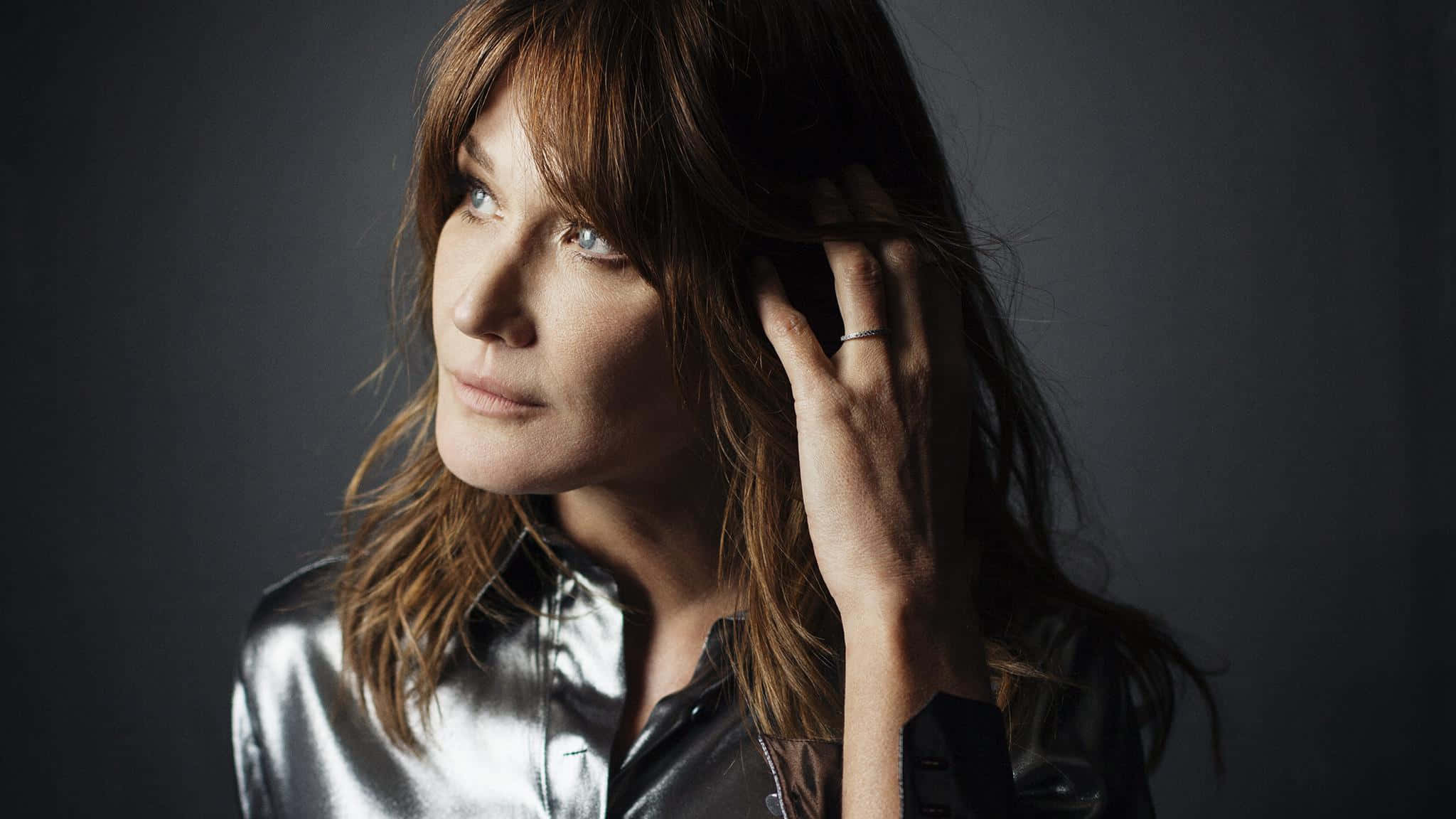 Carla Bruni, tousled brown hair, piercing blue eyes, Full HD Desktop Wallpaper