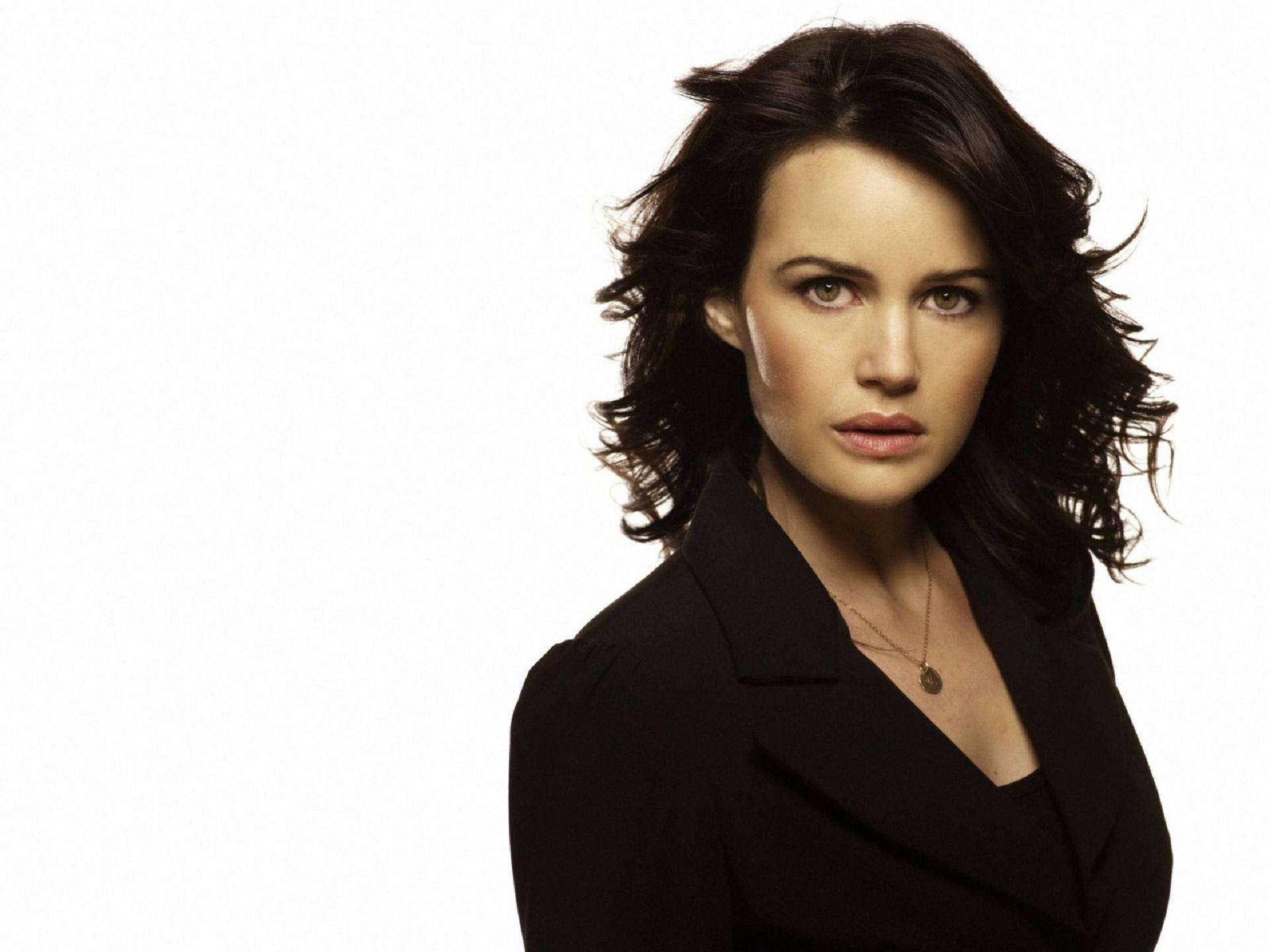 Carla Gugino, dark wavy hair, black blazer, Full HD Desktop Wallpaper