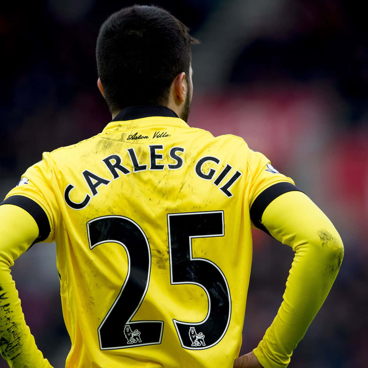 Carles Gil, yellow jersey, number 25, SD Desktop Wallpaper