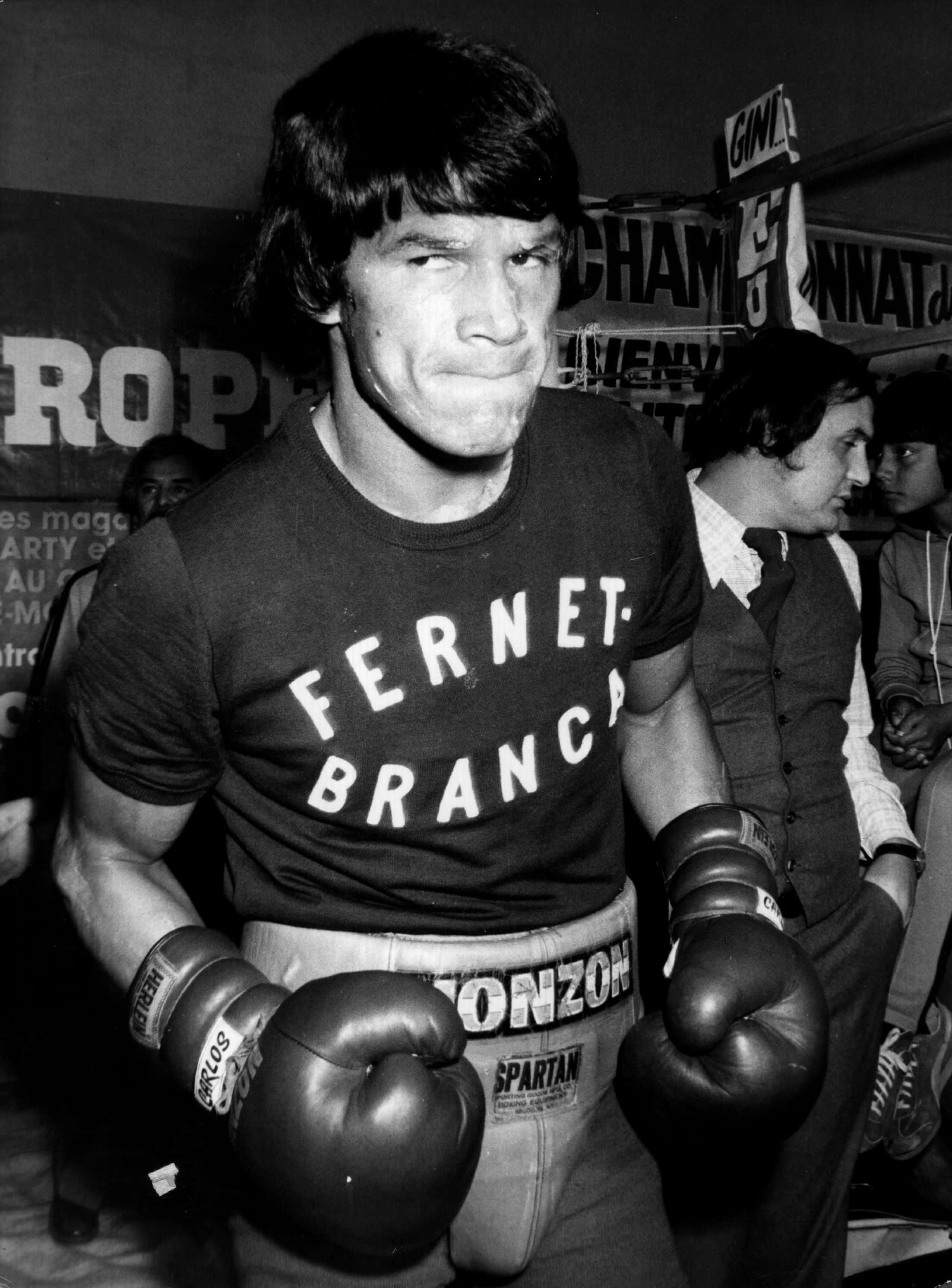 Carlos Monzon, boxing gloves, Fernet Branca shirt, 2K Phone Wallpaper