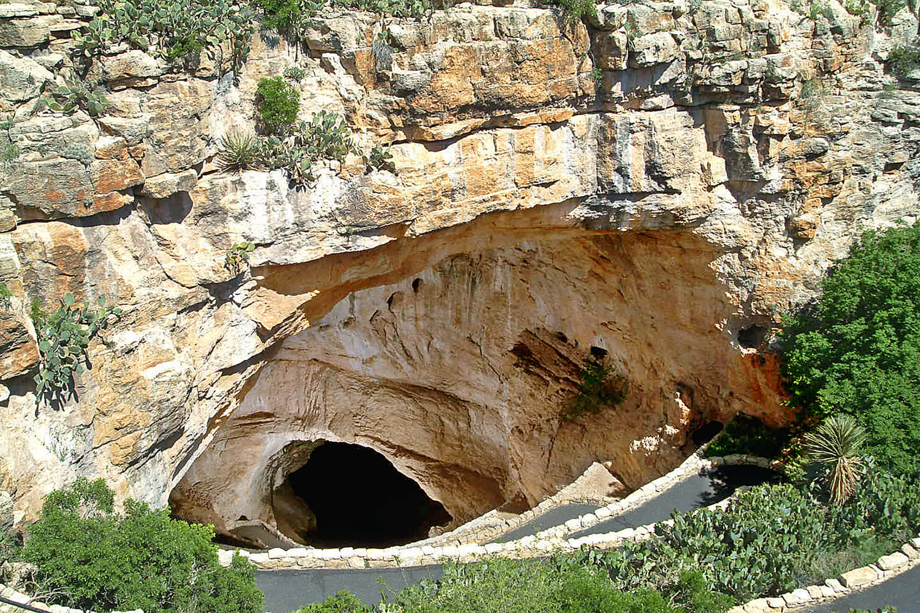 Carlsbad Caverns National Park, rocky cliff, natural cave entrance, HD Desktop Wallpaper
