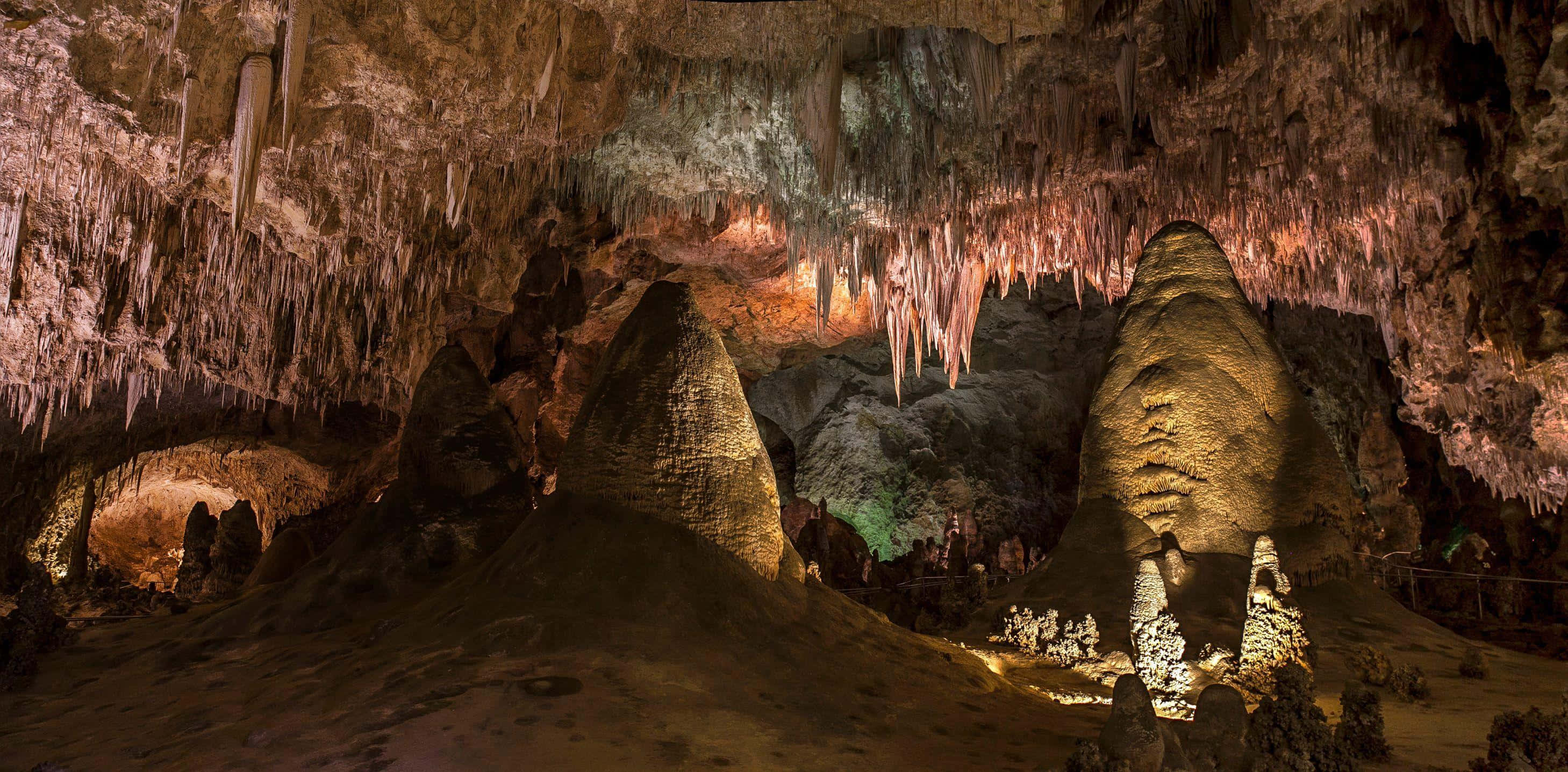 Carlsbad Caverns National Park, stalagmites, stalactites, 2K Desktop Wallpaper