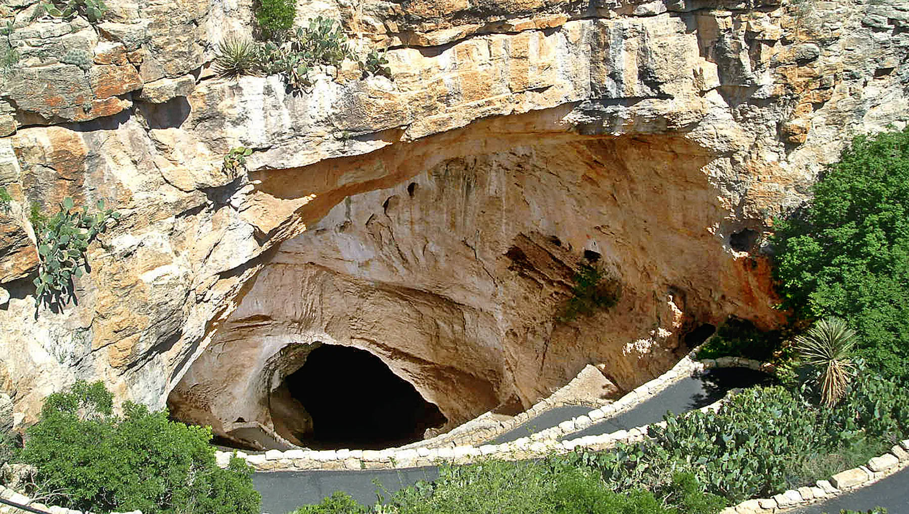Carlsbad Caverns, cave entrance, sunlit golden rock, HD Desktop Wallpaper