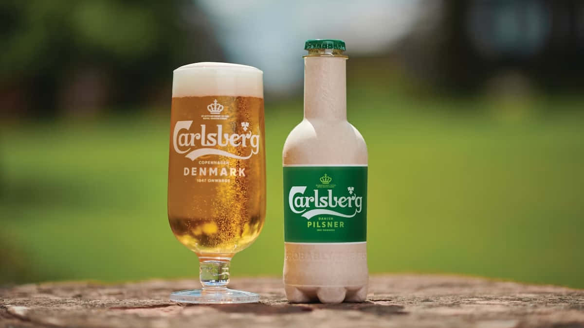 Carlsberg, beer bottle, glass, SD Desktop Wallpaper