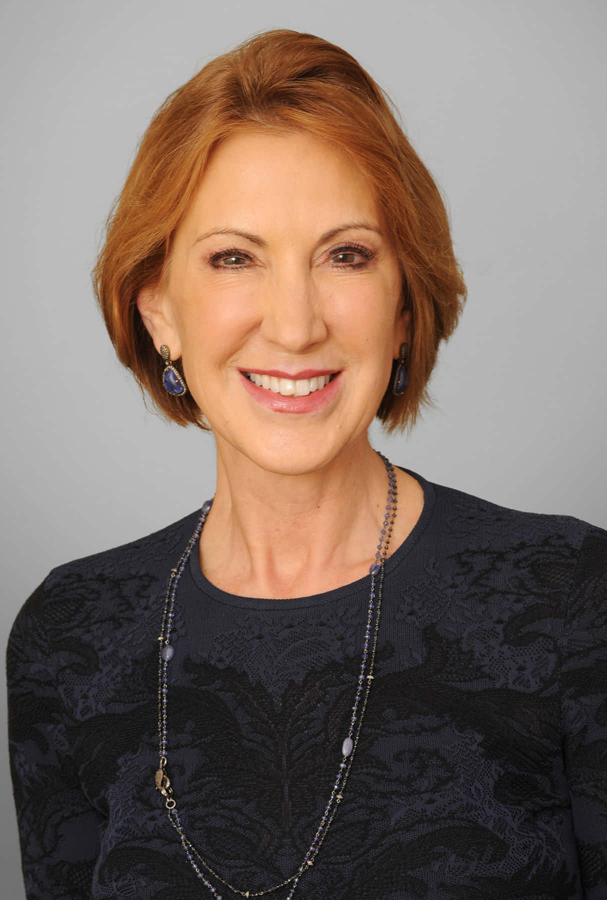Carly Fiorina, short red hair, dark patterned top, HD Phone Wallpaper