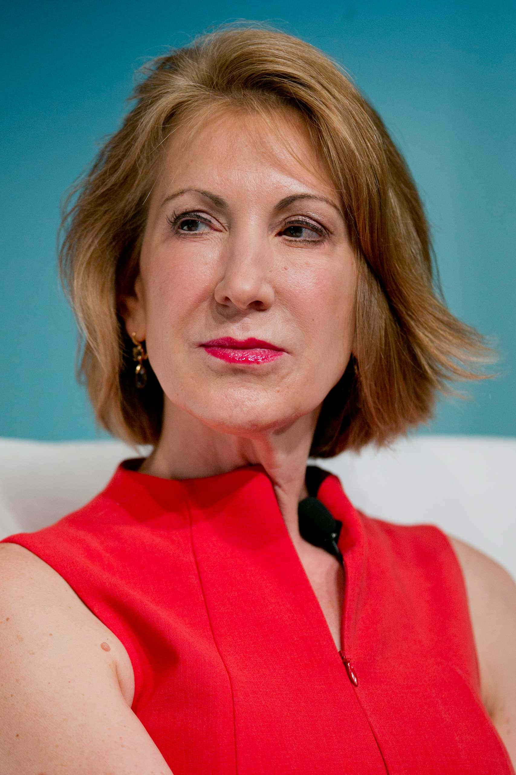 Carly Fiorina, sleeveless dress, vibrant red sleeveless top, 2K Phone Wallpaper