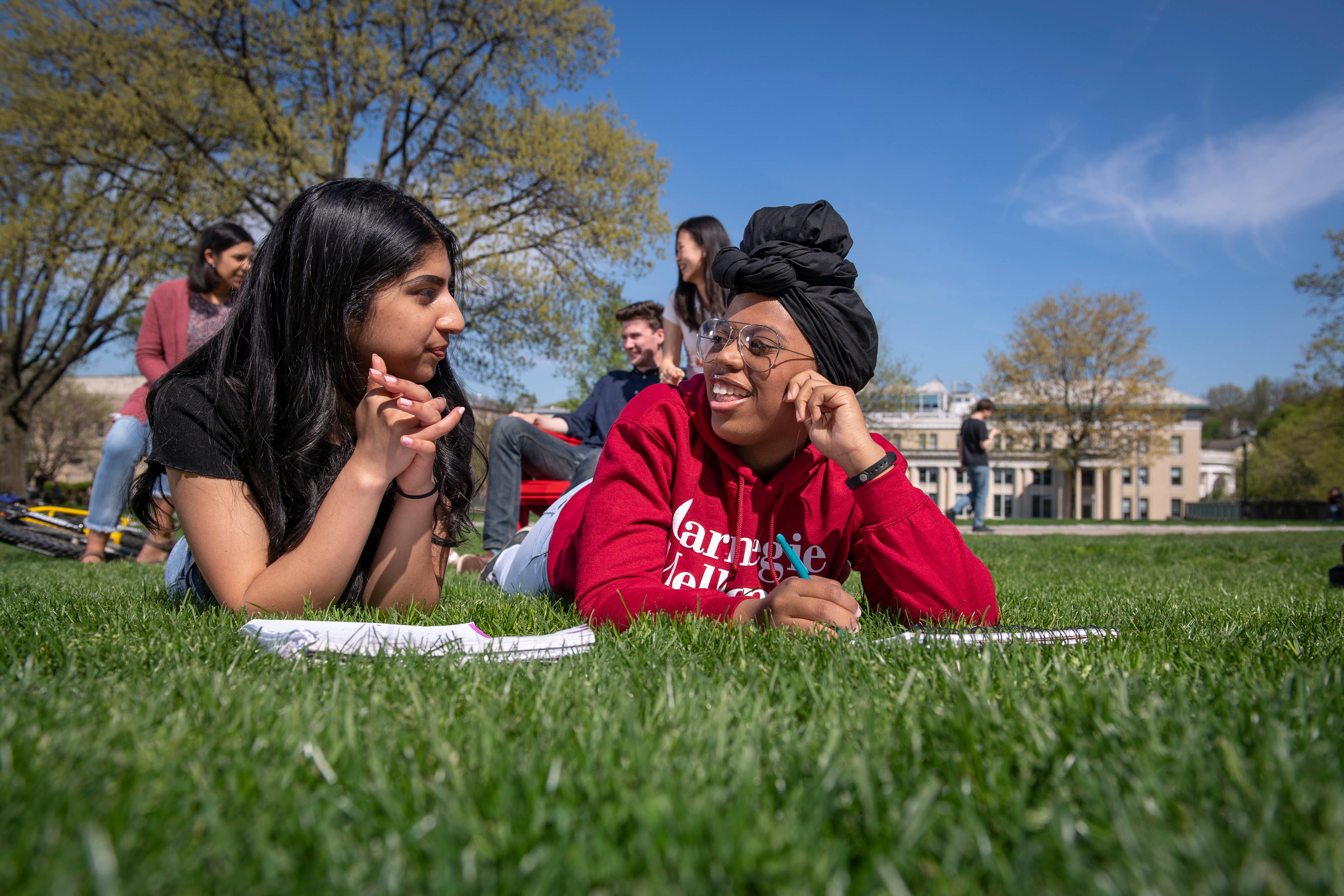 Carnegie Mellon University, vibrant green grass, clear blue sky, 4K Desktop Wallpaper