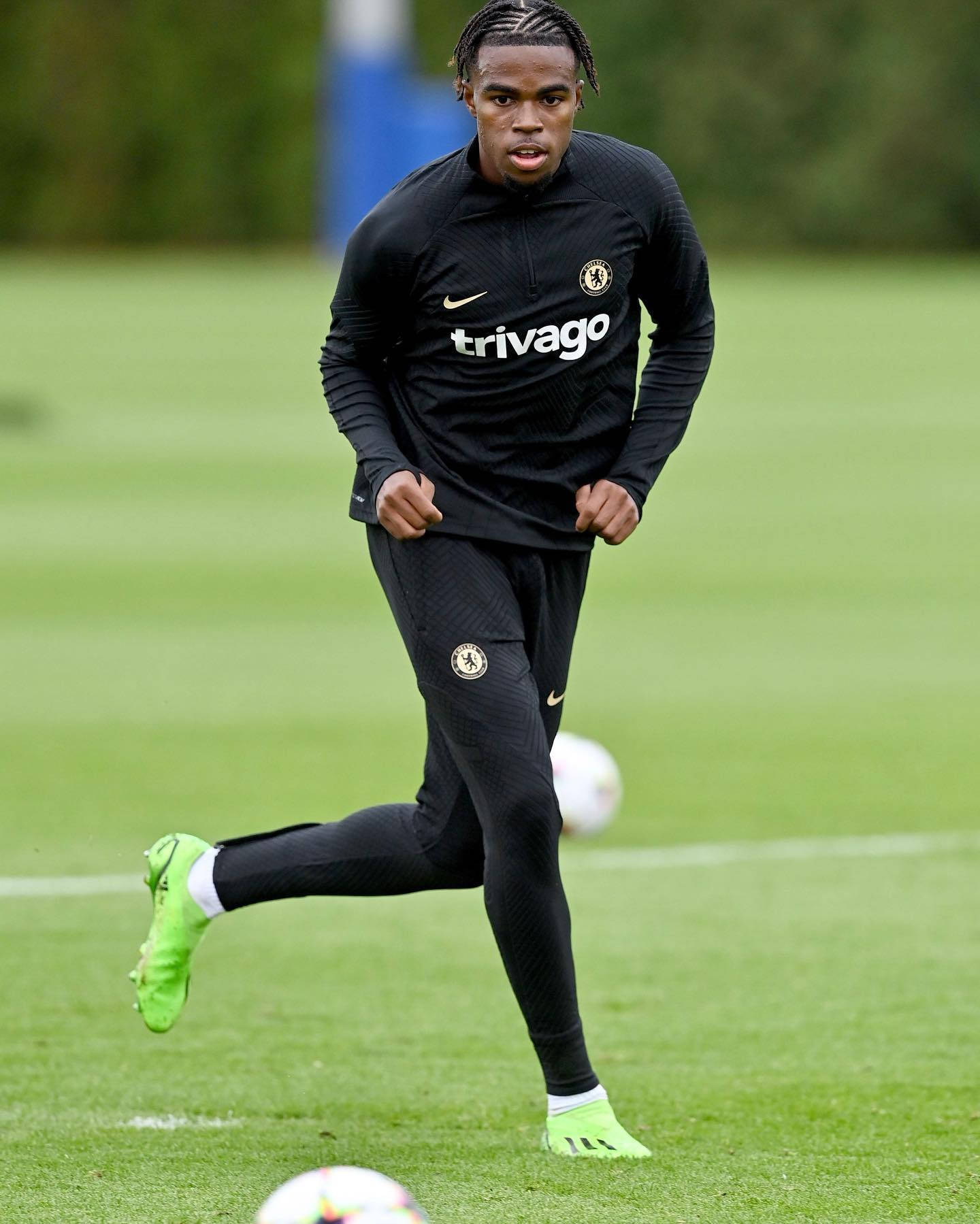 Carney Chukwuemeka, black training gear, neon green cleats, HD Phone Wallpaper