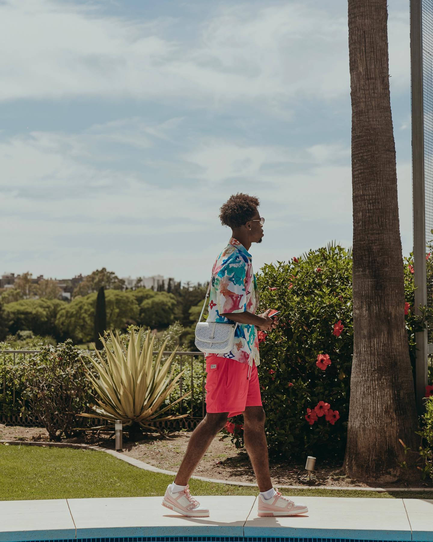 Carney Chukwuemeka, floral shirt, pink shorts, HD Phone Wallpaper