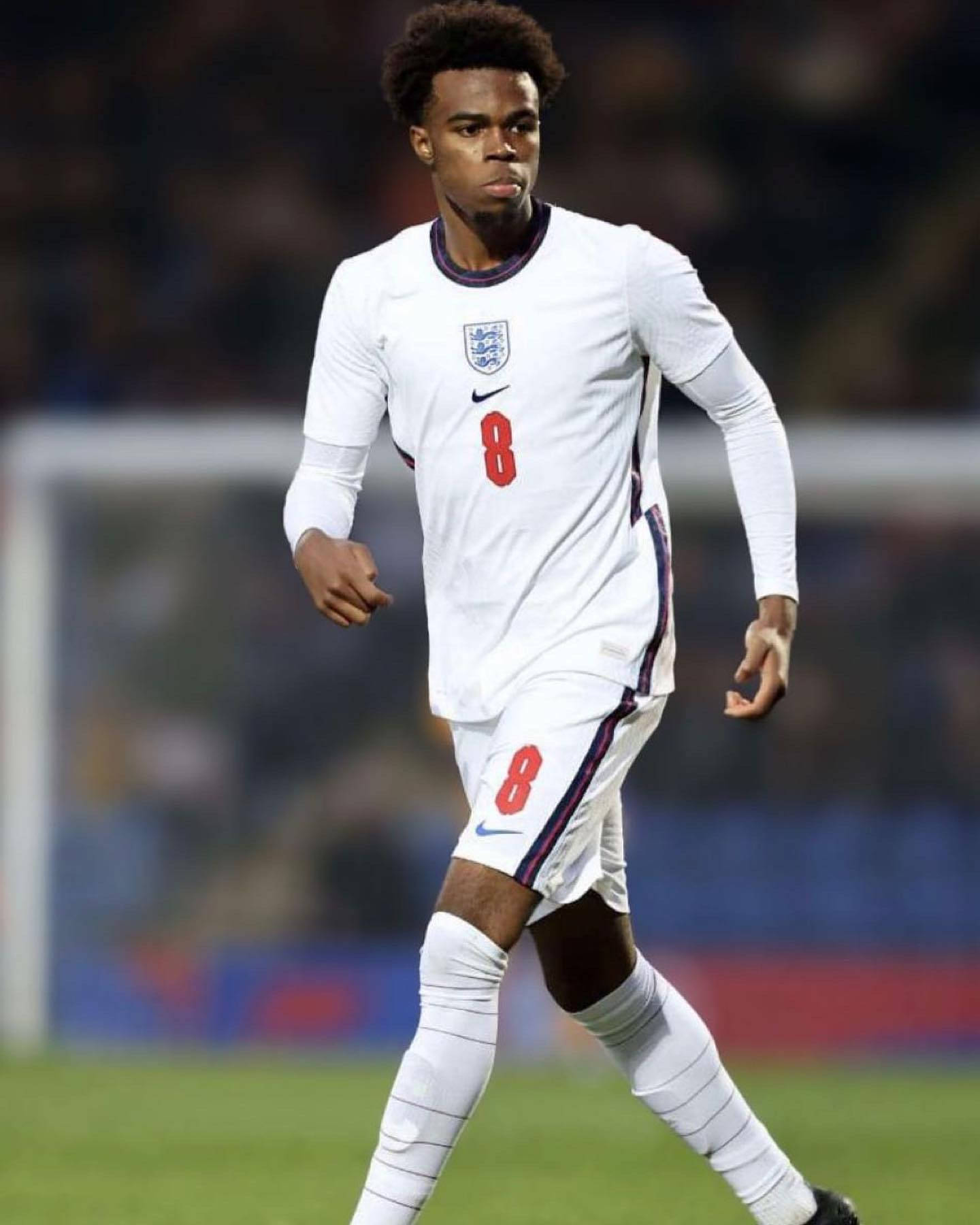 Carney Chukwuemeka, England soccer player, white kit, HD Phone Wallpaper