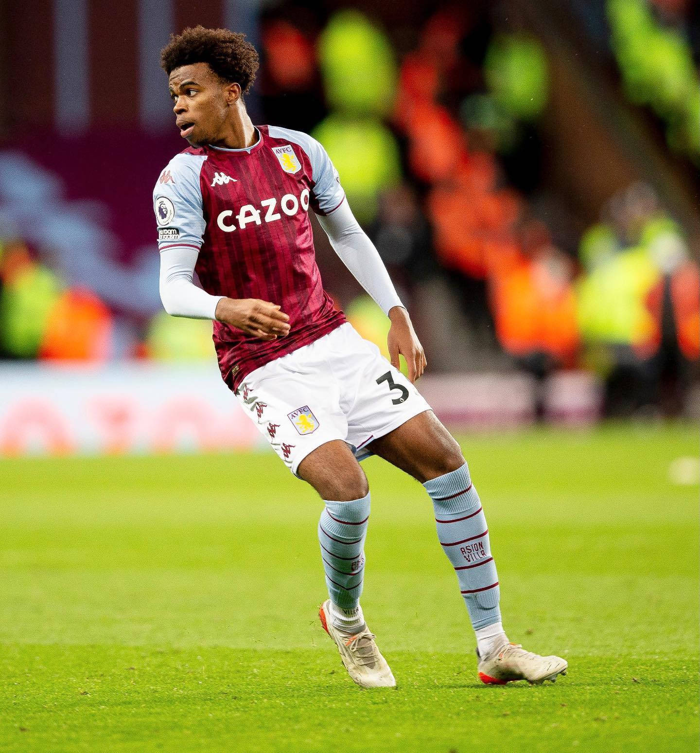 Carney Chukwuemeka, maroon and light blue kit, vibrant green pitch, HD Phone Wallpaper
