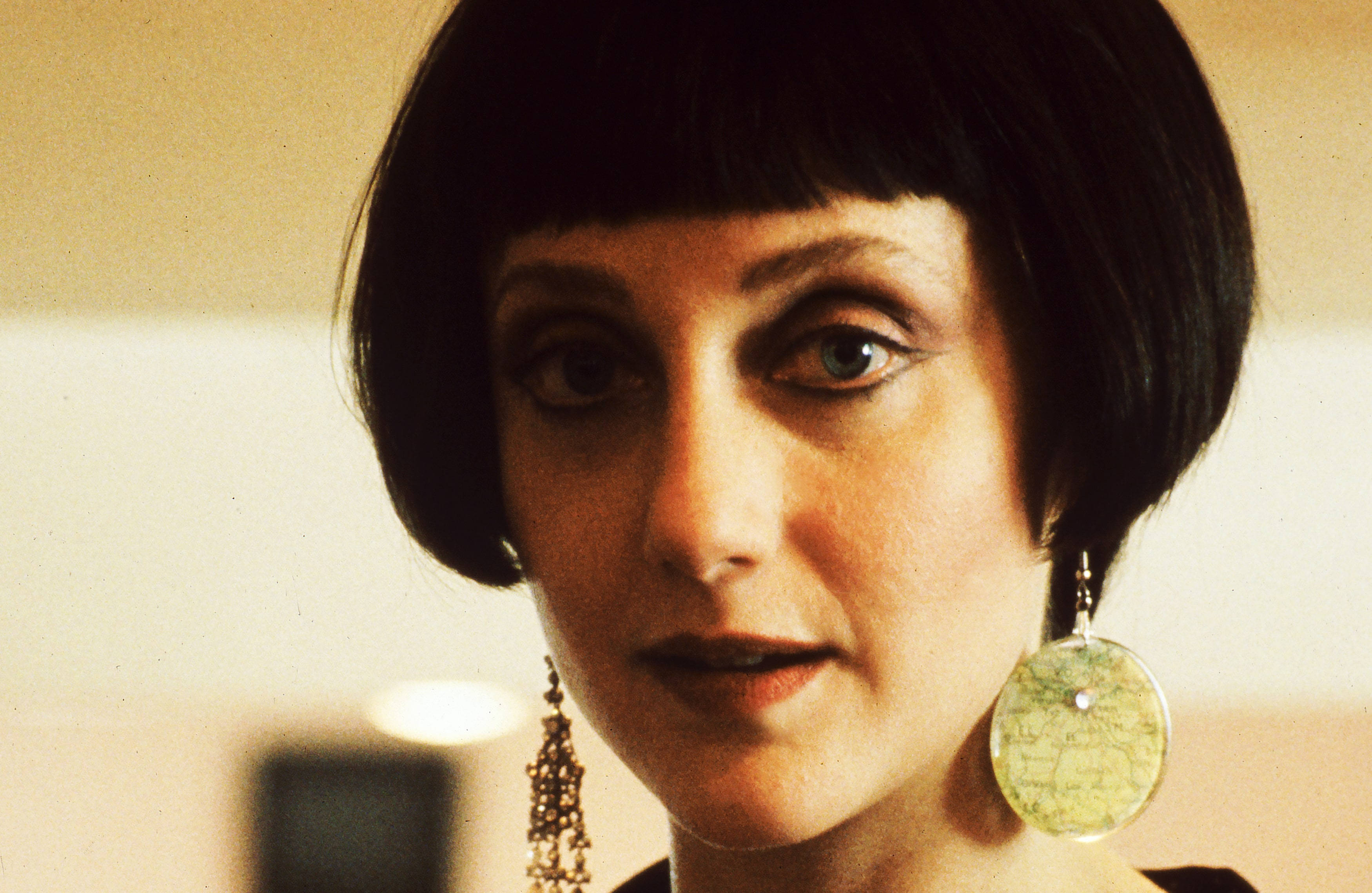 Carol Kane, bob cut hairstyle, black bob haircut, 2K Desktop Wallpaper