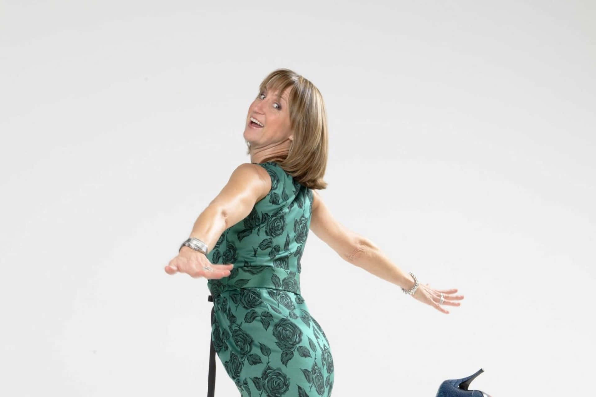 Carol Mcgiffin, green rose-patterned dress, plain white background, Full HD Desktop Wallpaper