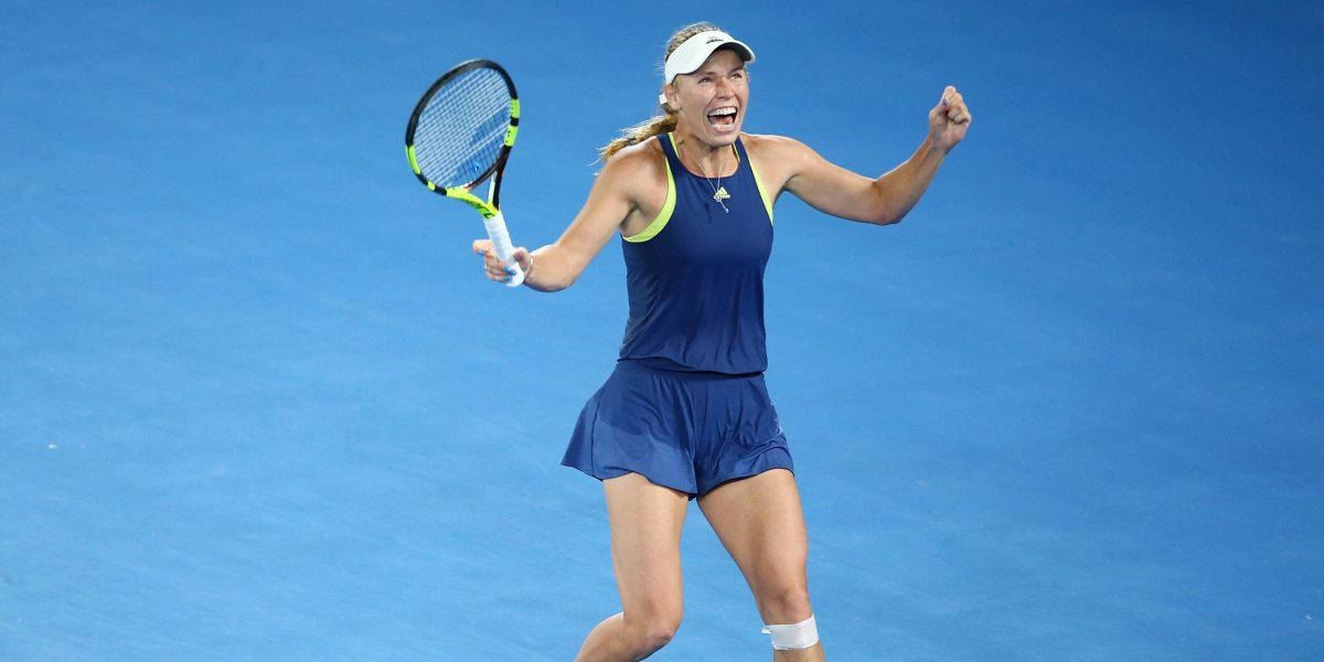 Caroline Wozniacki, blue court, blue outfit, SD Desktop Wallpaper