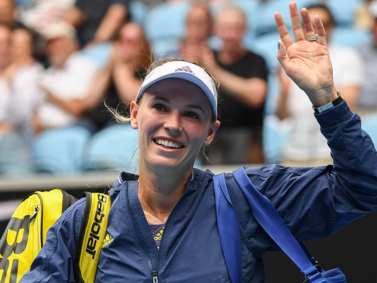 Caroline Wozniacki, blue jacket, white cap, SD Desktop Wallpaper