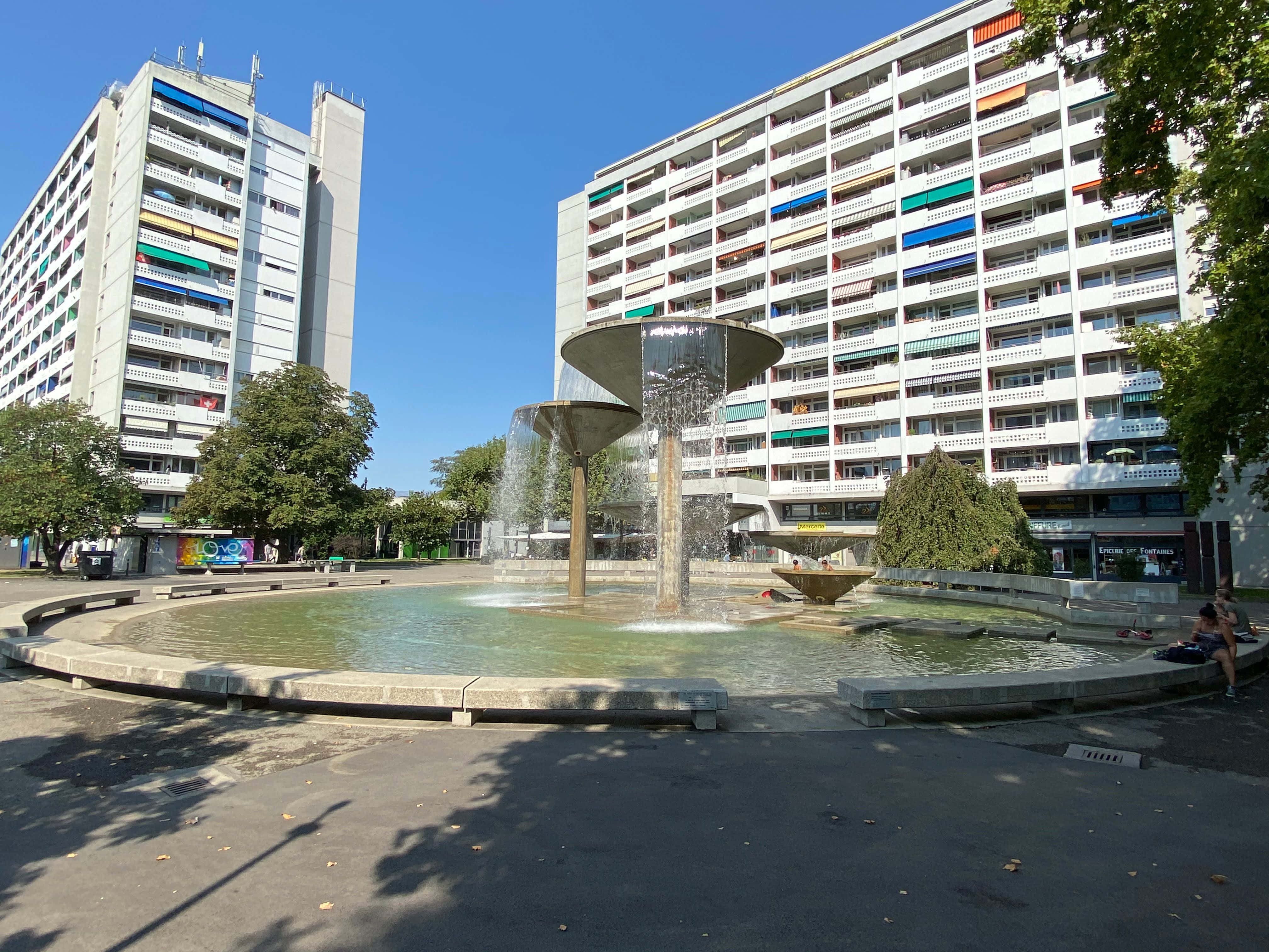 Carouge, fountain, tiered waterfalls, 4K Desktop Wallpaper