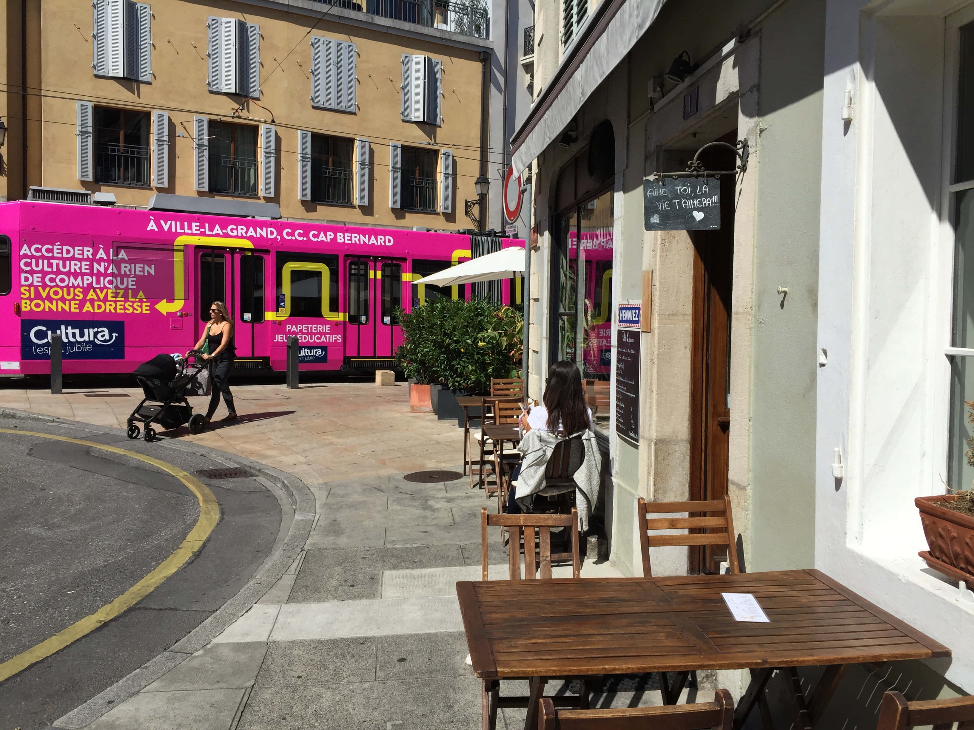 Carouge, cityscape, tram, 2K Desktop Wallpaper