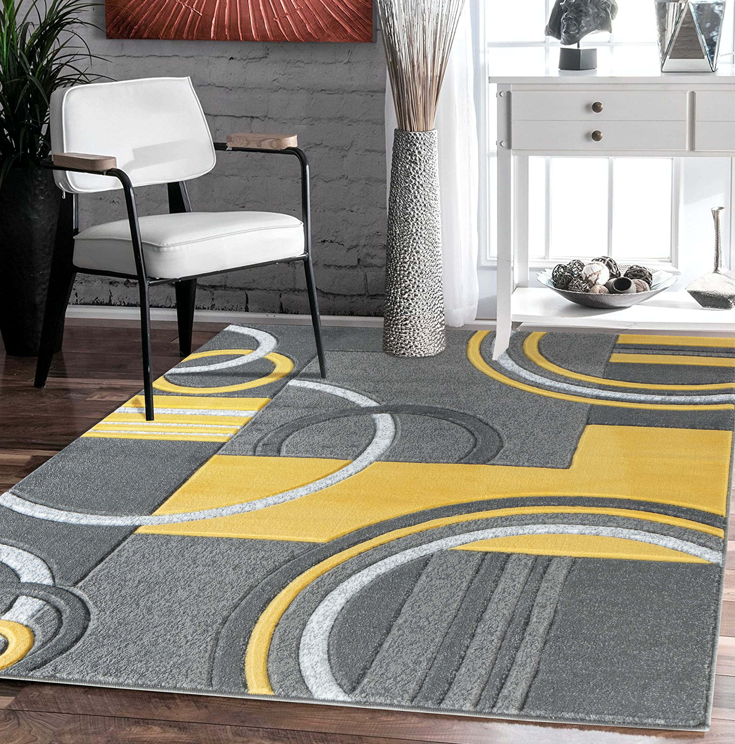 modern geometric rug, gray yellow and white, hardwood floors, 2K Phone Wallpaper