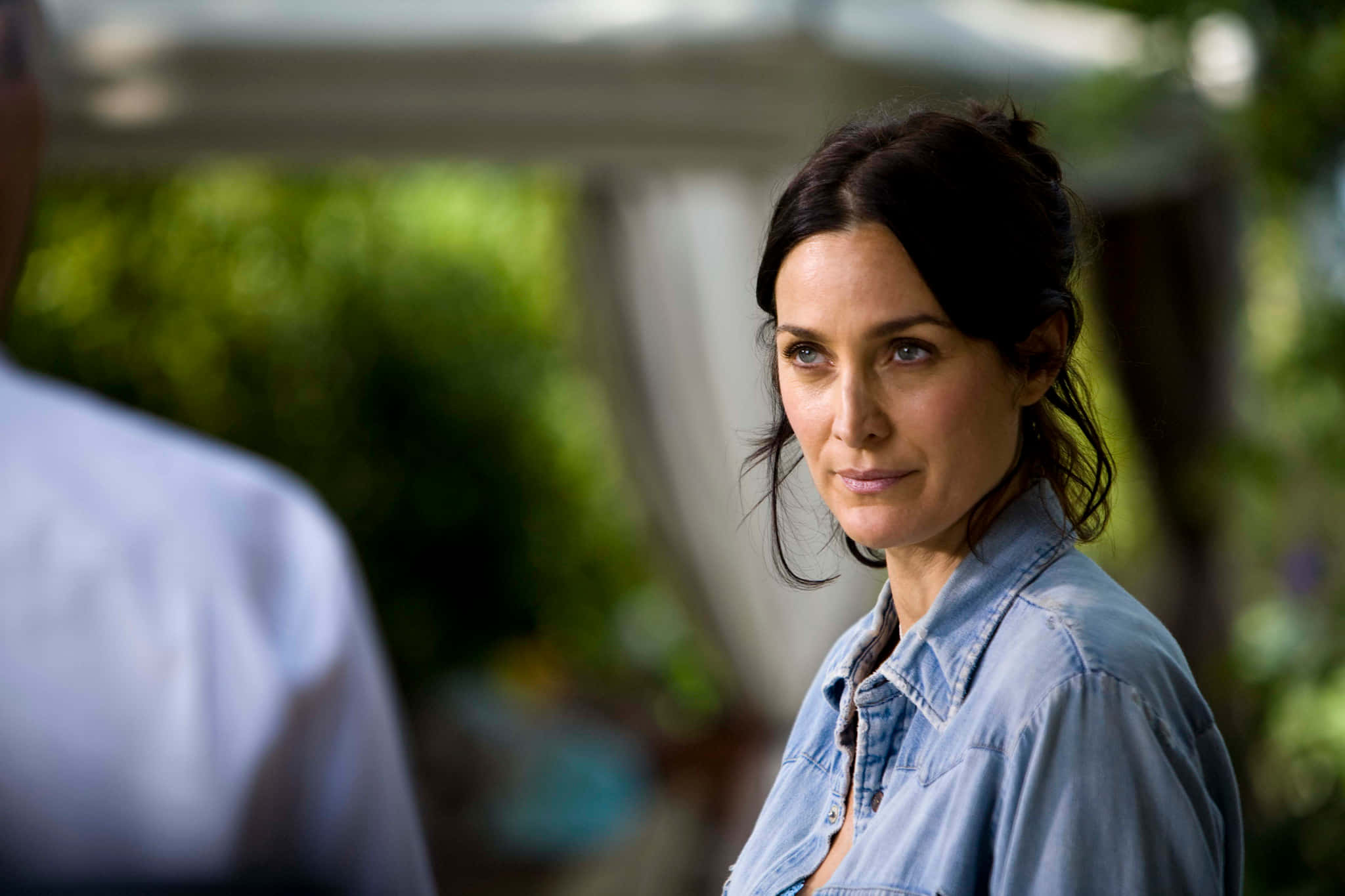Carrie Anne Moss, denim shirt, outdoors, Full HD Desktop Wallpaper