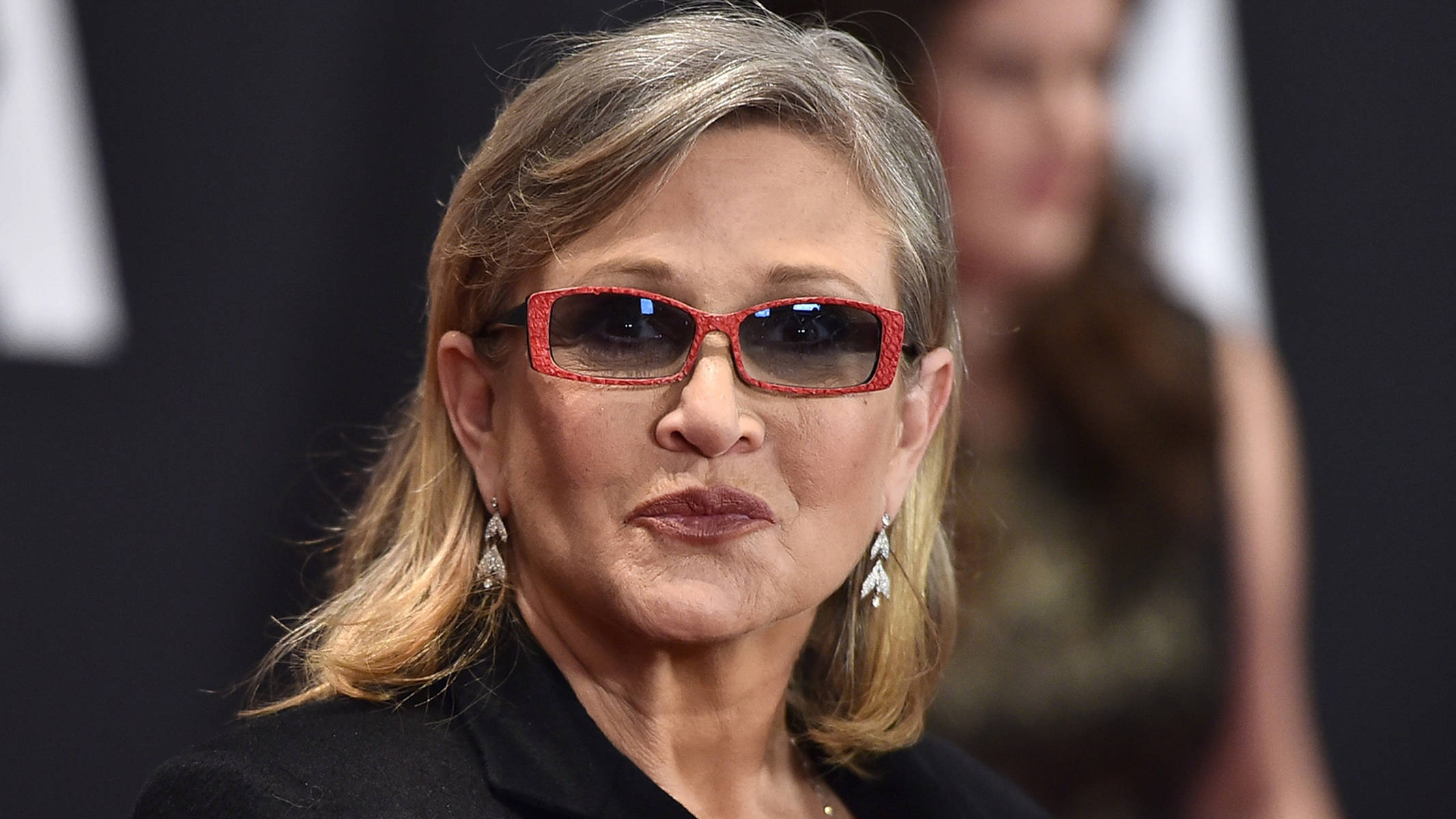 Carrie Fisher, gray hair, bold red patterned sunglasses, Full HD Desktop Wallpaper