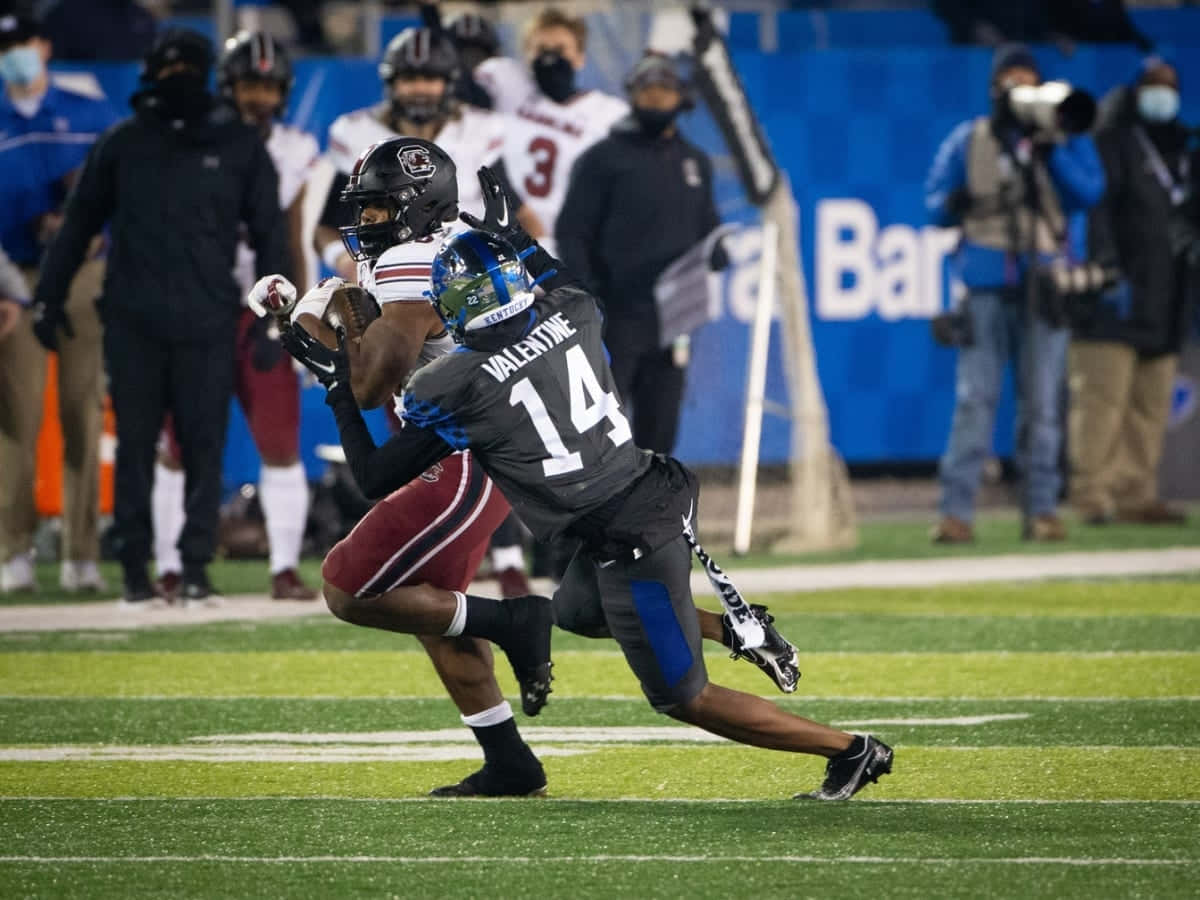 Carrington Valentine, number 14, black jersey, SD Desktop Wallpaper