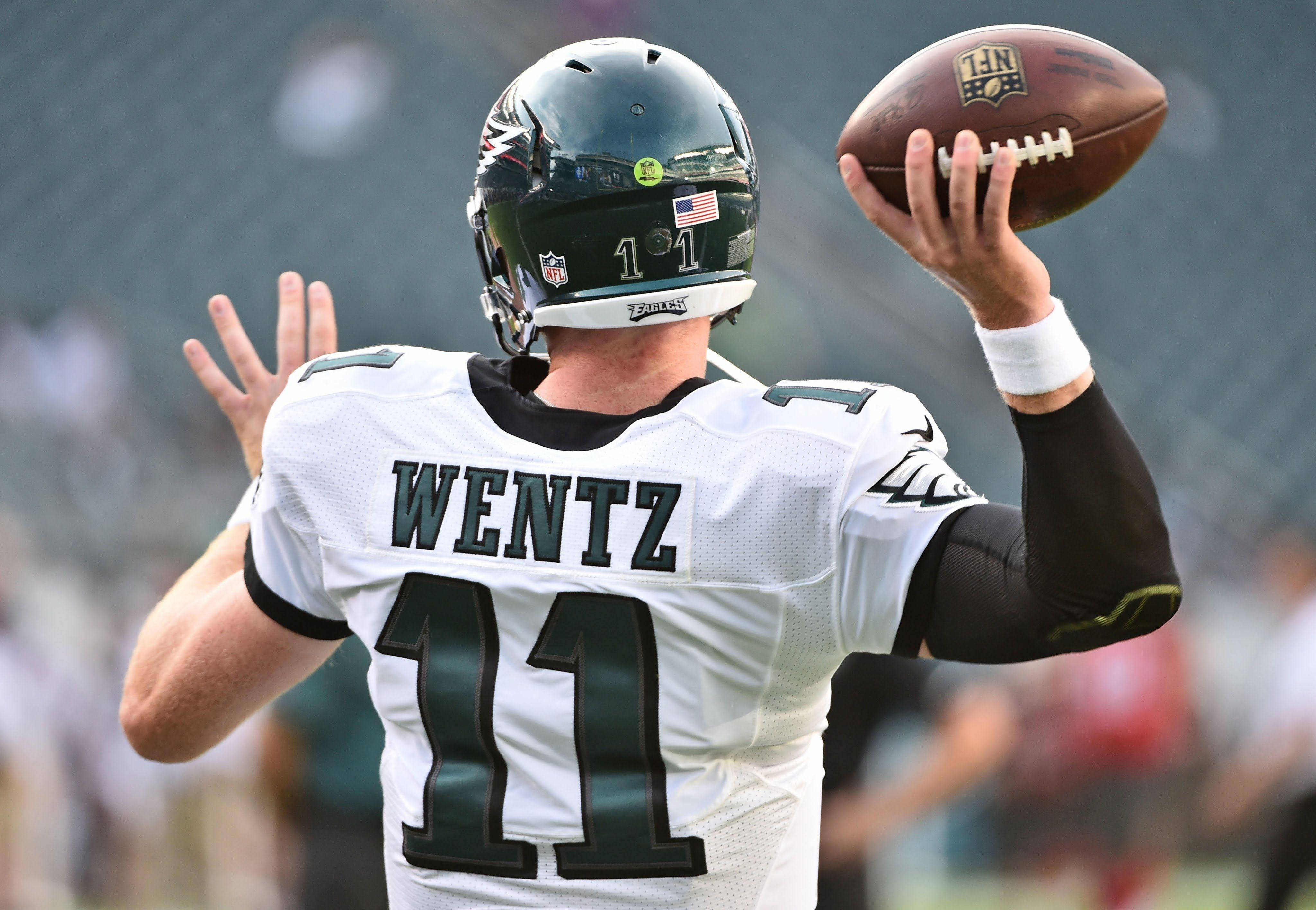 Carson Wentz, white Eagles jersey, number 11, 4K Desktop Wallpaper