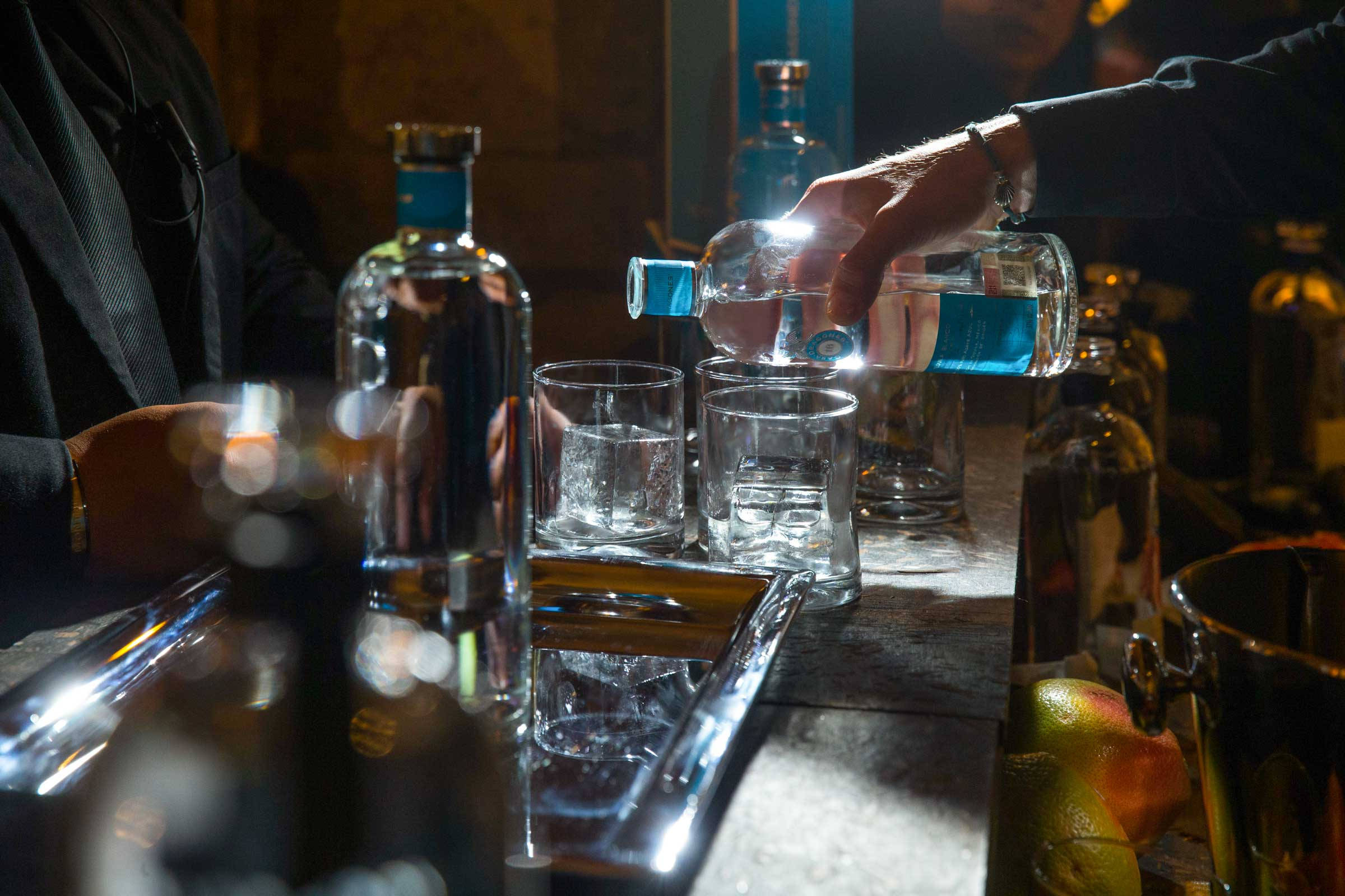Casa Dragones, bartender, blue liquid, Full HD Desktop Wallpaper