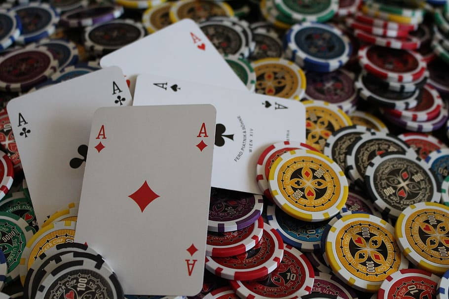 Four aces, playing cards, colorful pile of casino chips, SD Desktop Wallpaper