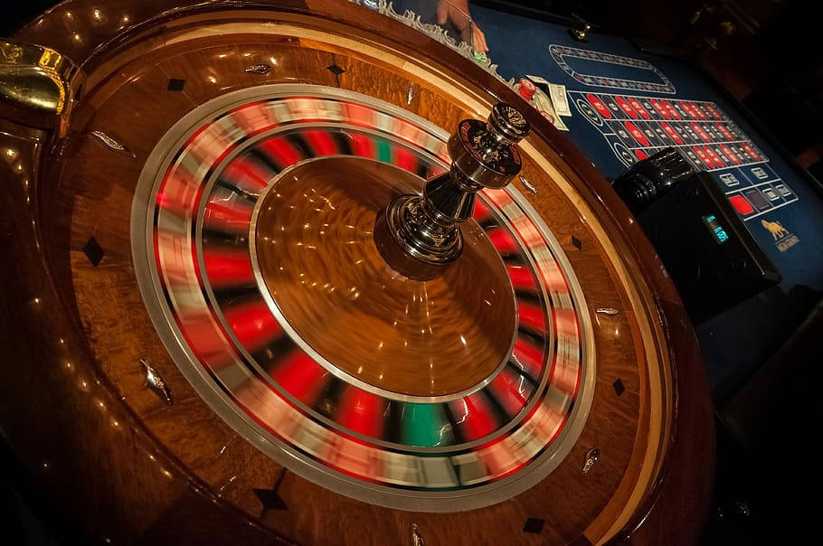 roulette wheel, casino, red and green pockets, SD Desktop Wallpaper
