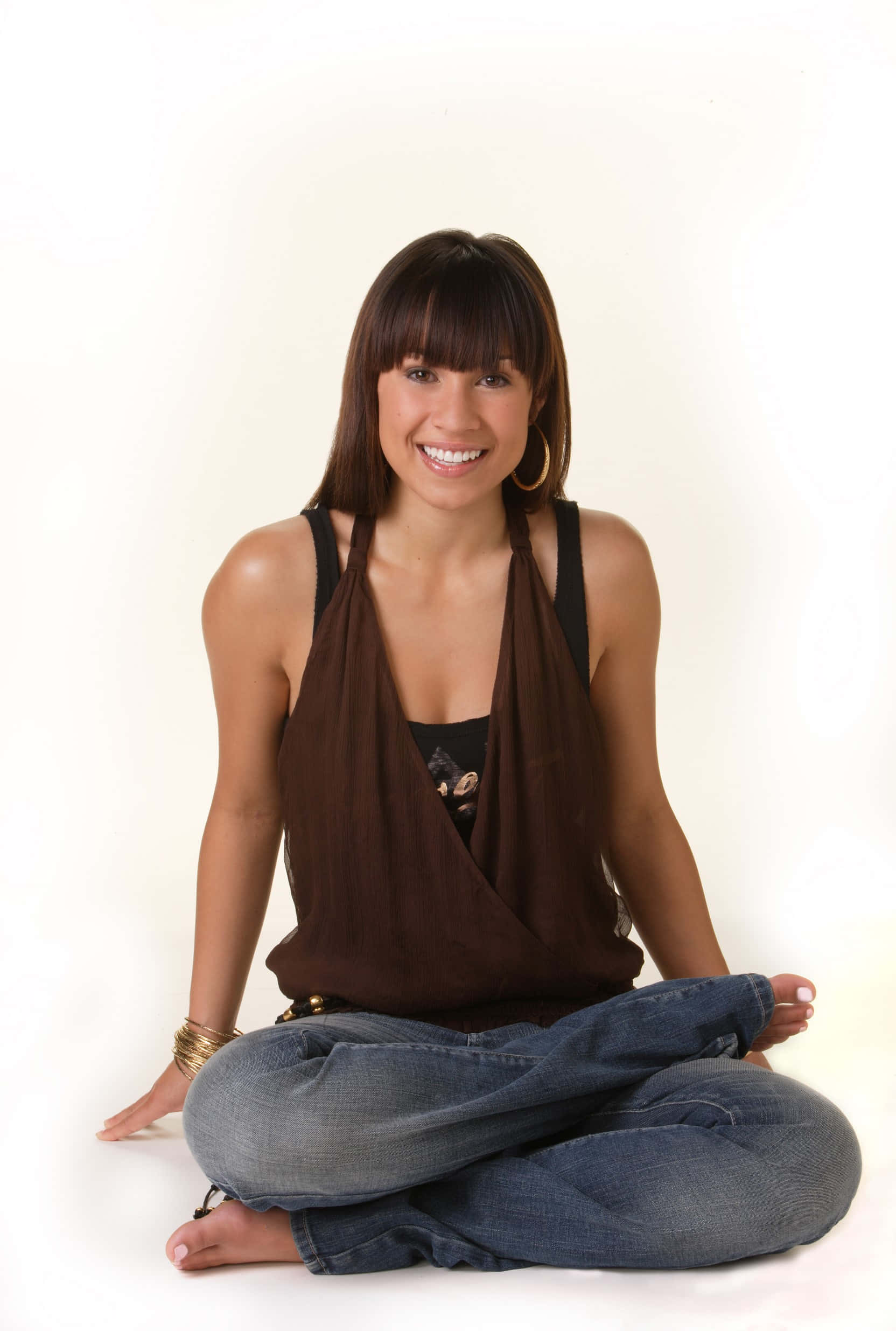 Cassie Steele, brown hair, white floor, Full HD Phone Wallpaper