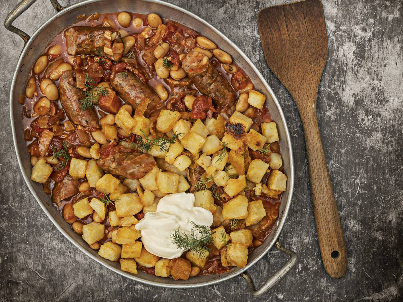 meat sausage cassoulet, potatoes, sour cream, HD Desktop Wallpaper