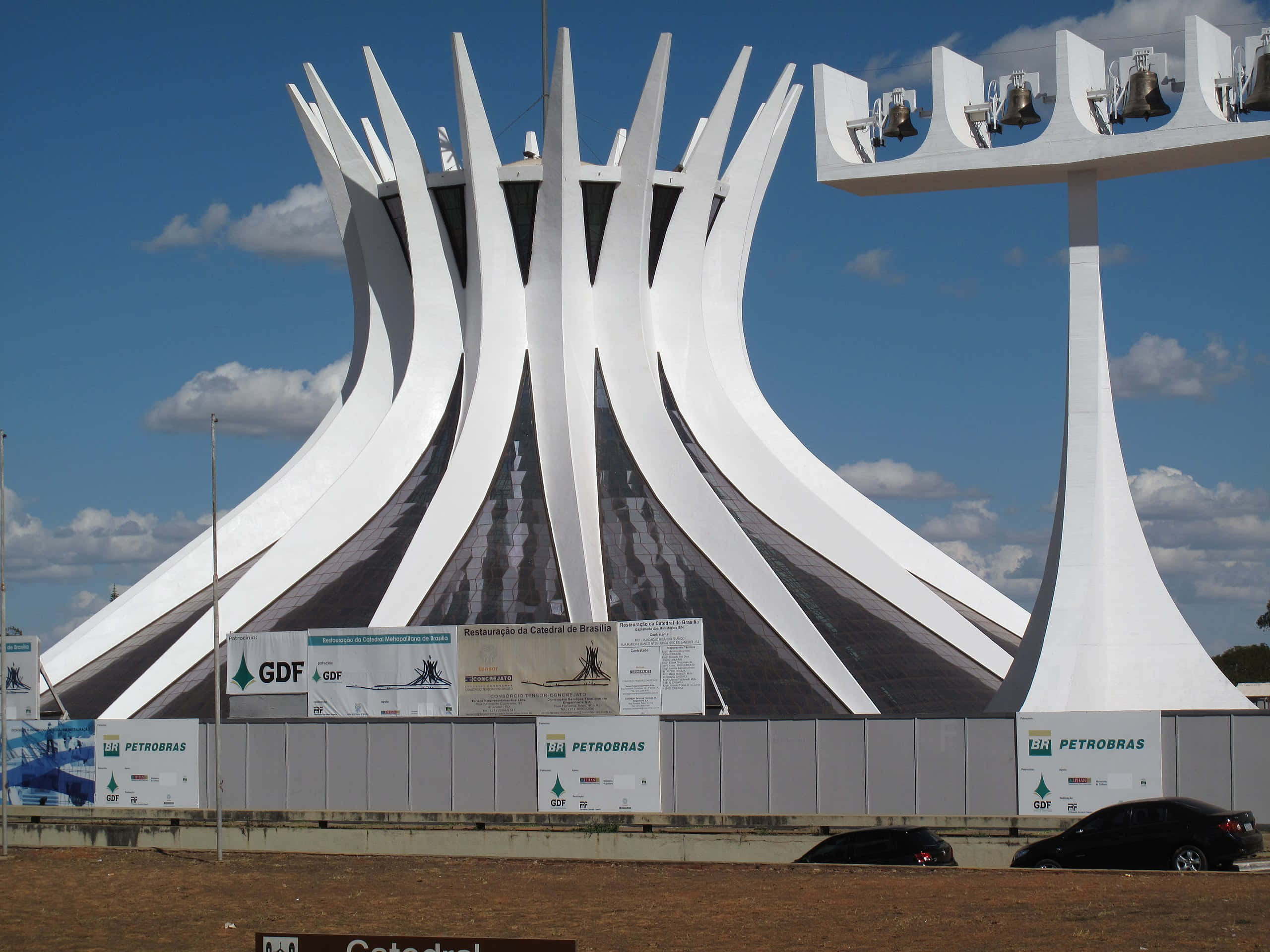 Cathedral Of Brasilia, white concrete, spiky arches, 2K Desktop Wallpaper