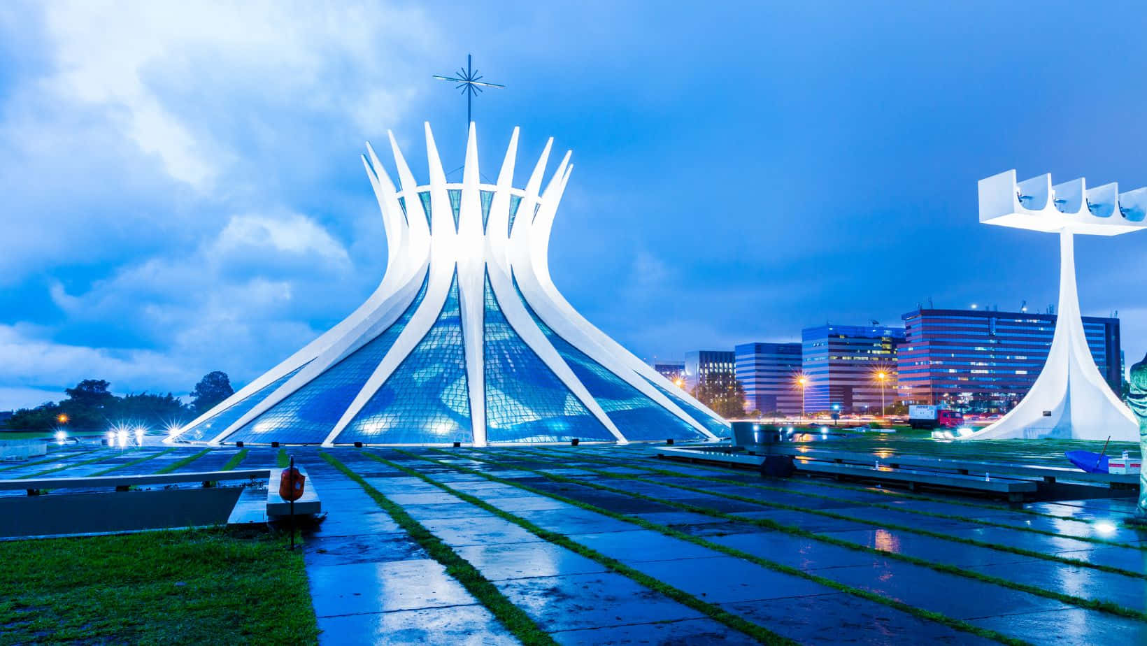 Cathedral Of Brasilia, radiant white spires, blue glass panels, HD Desktop Wallpaper