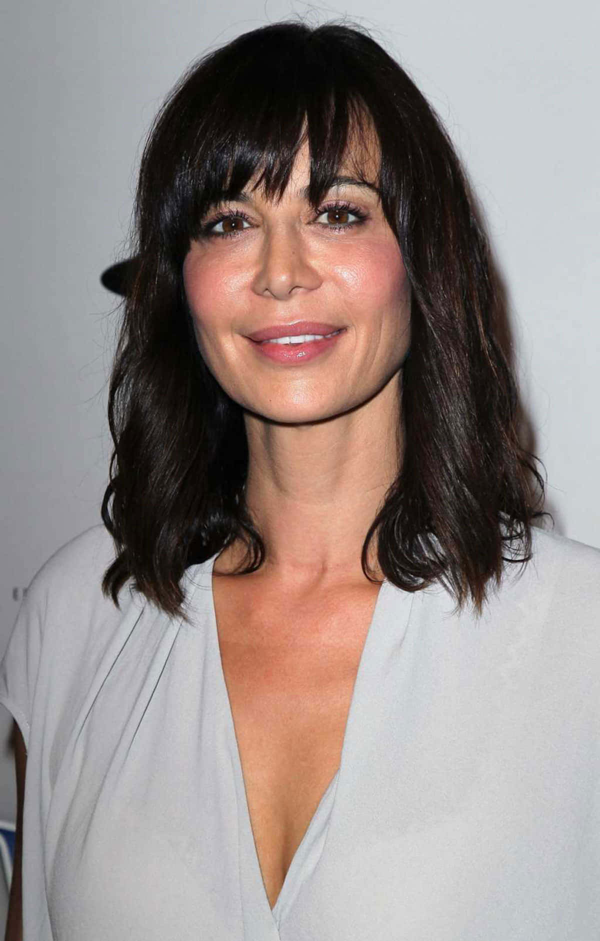 Catherine Bell, dark wavy hair, bangs, HD Phone Wallpaper
