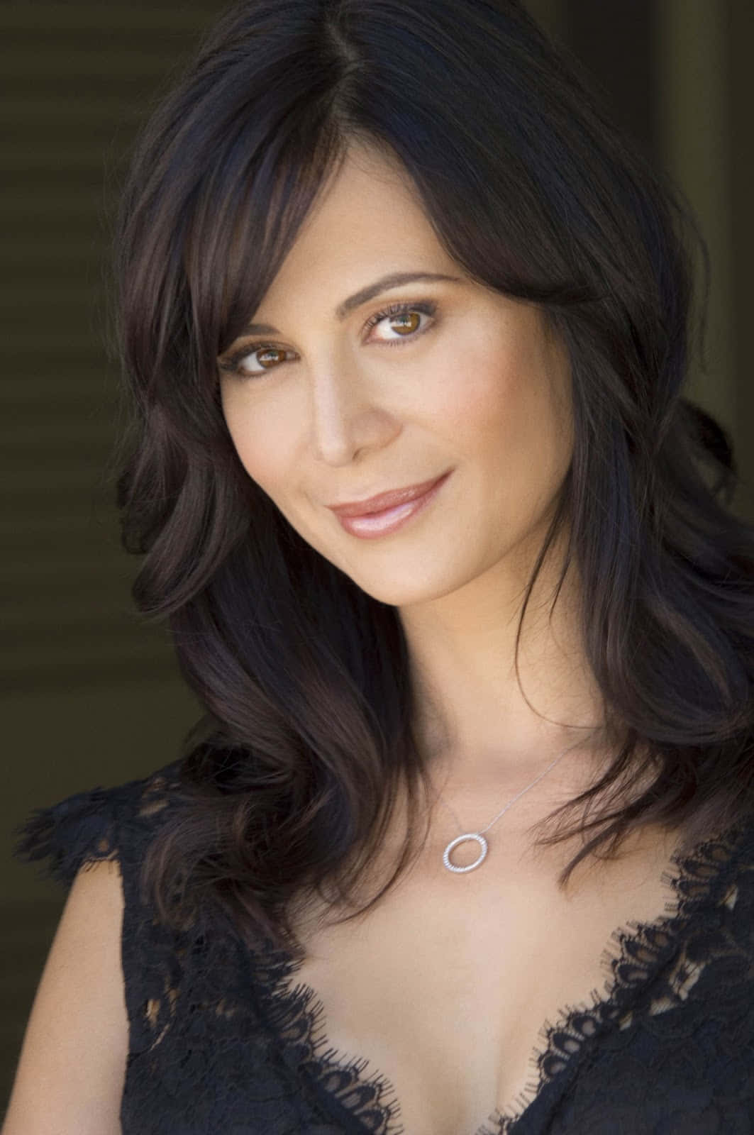 Catherine Bell, dark wavy hair, warm brown eyes, HD Phone Wallpaper