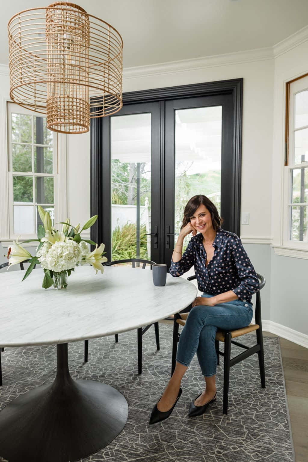 Catherine Bell, modern dining table, woven pendant light, HD Phone Wallpaper