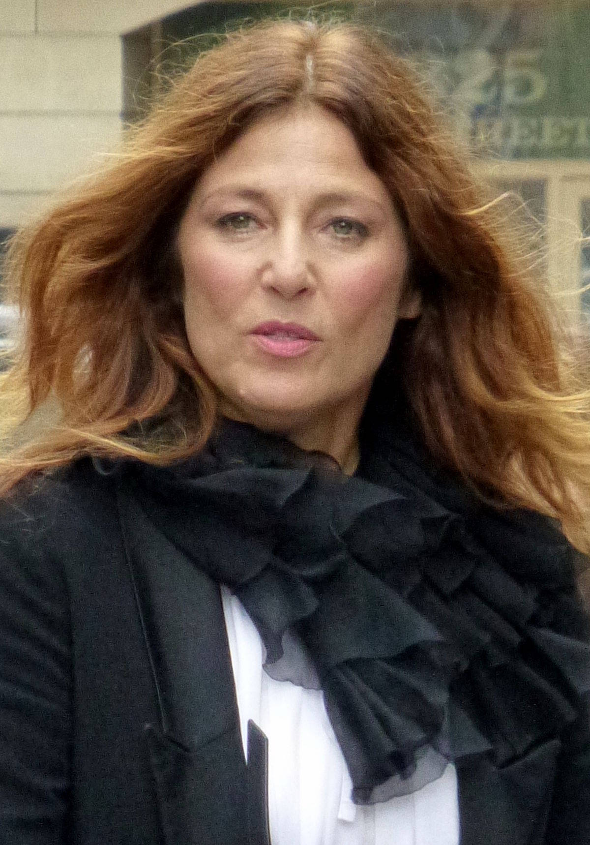 Catherine Keener, auburn hair, black ruffled scarf, HD Phone Wallpaper