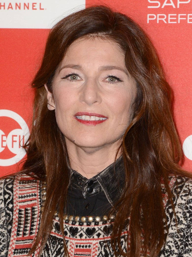 Catherine Keener, long brown hair, red lipstick, SD Phone Wallpaper